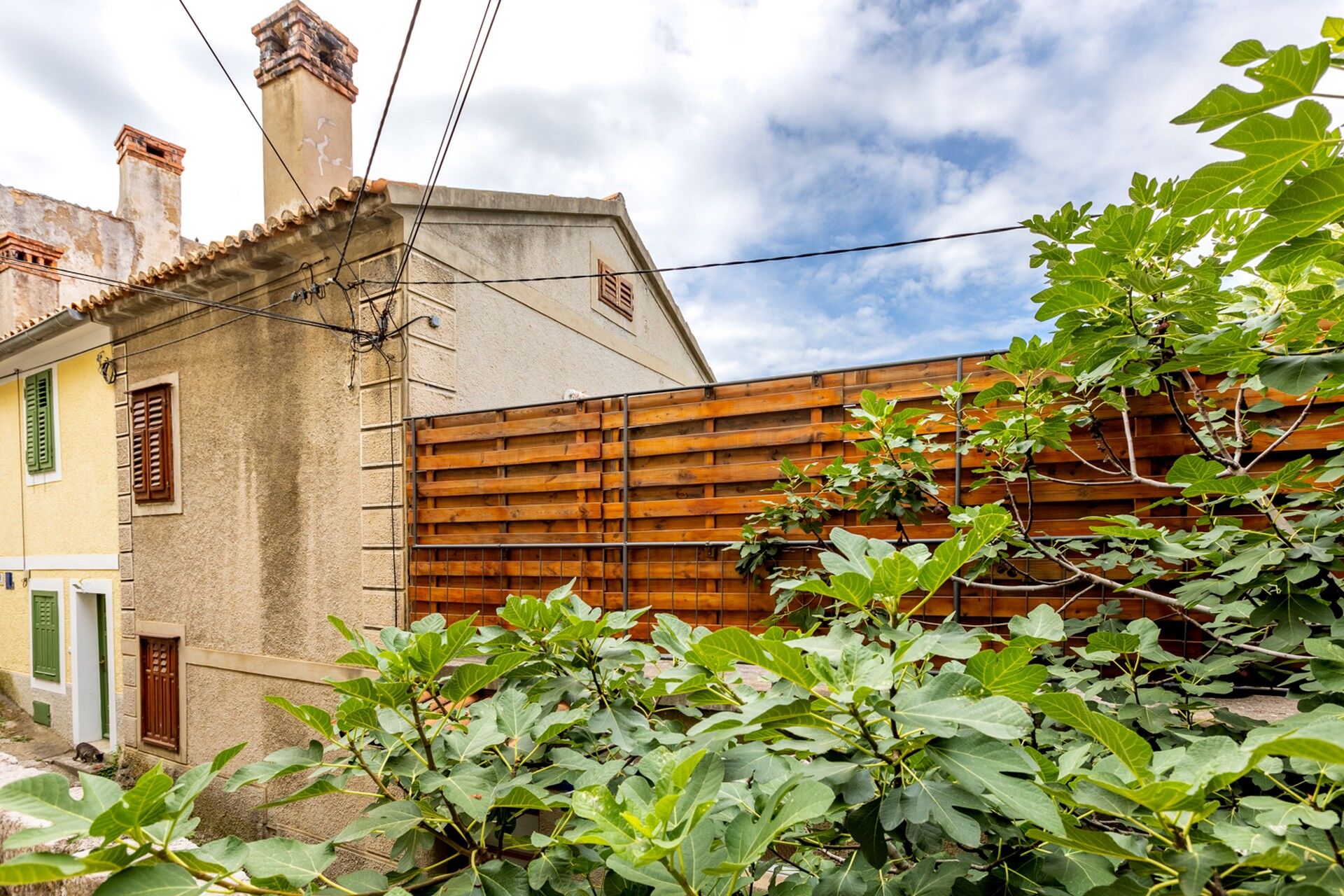 House Doris 63824-A1