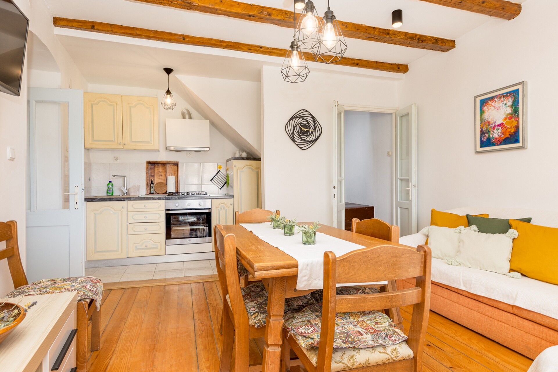 House Doris 63824-A1