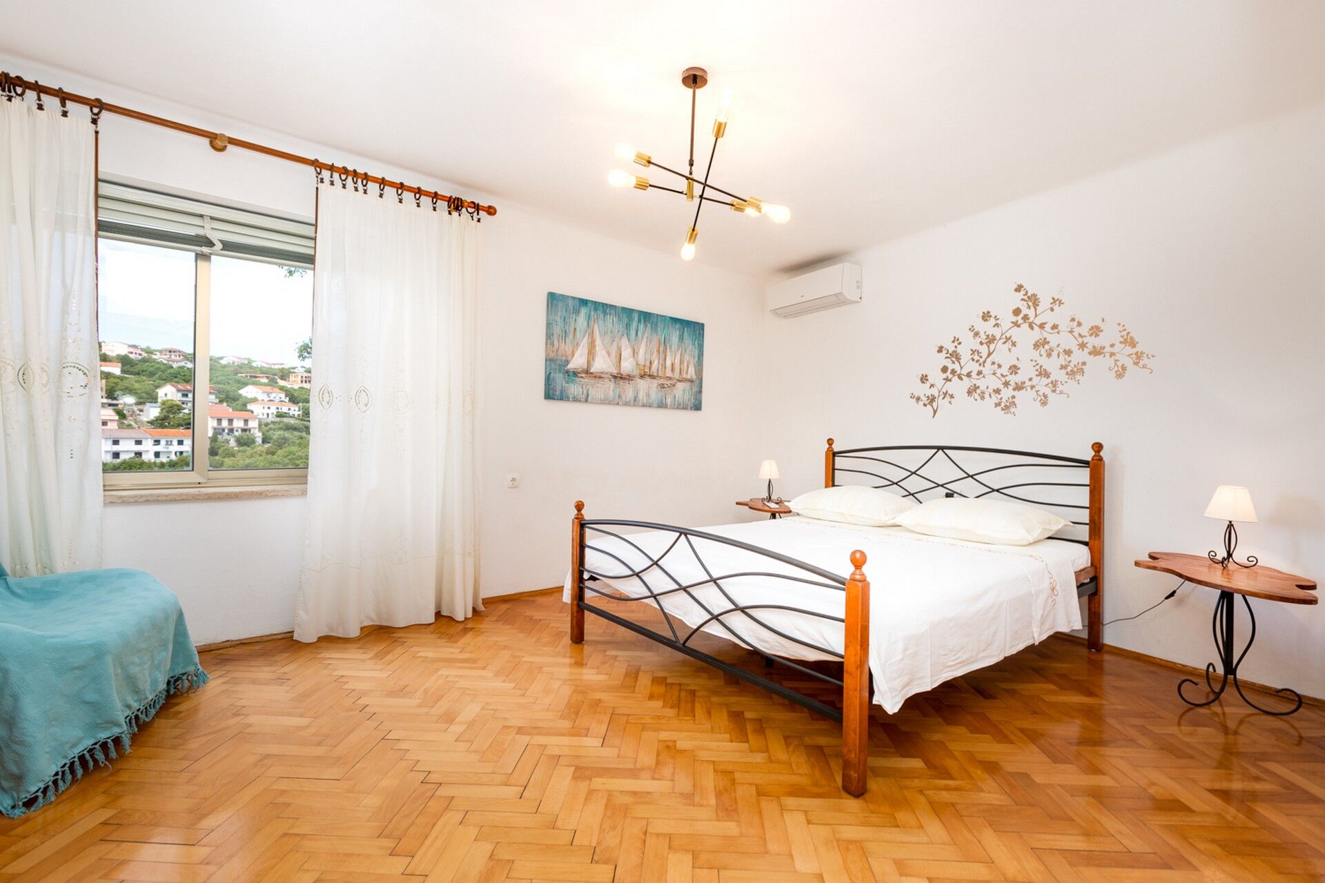 House Doris 63824-A1