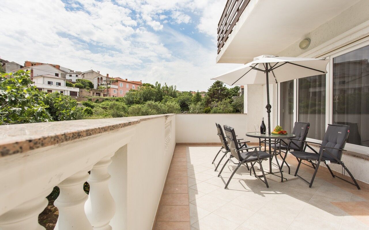 Apartment Denis 63831-A2