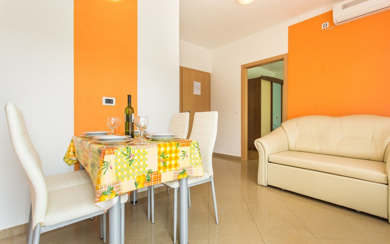 Apartment Denis 63831-A2