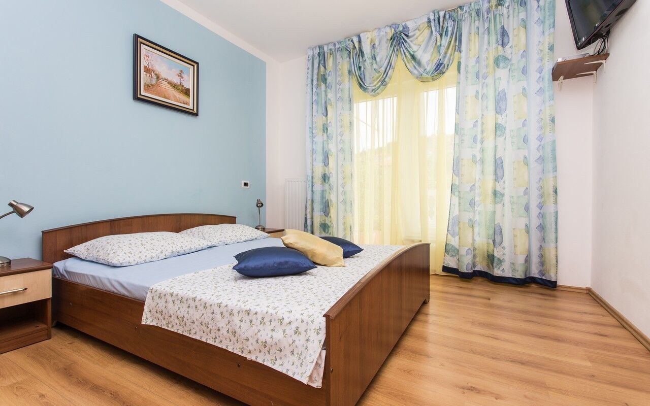 Apartment Denis 63831-A2