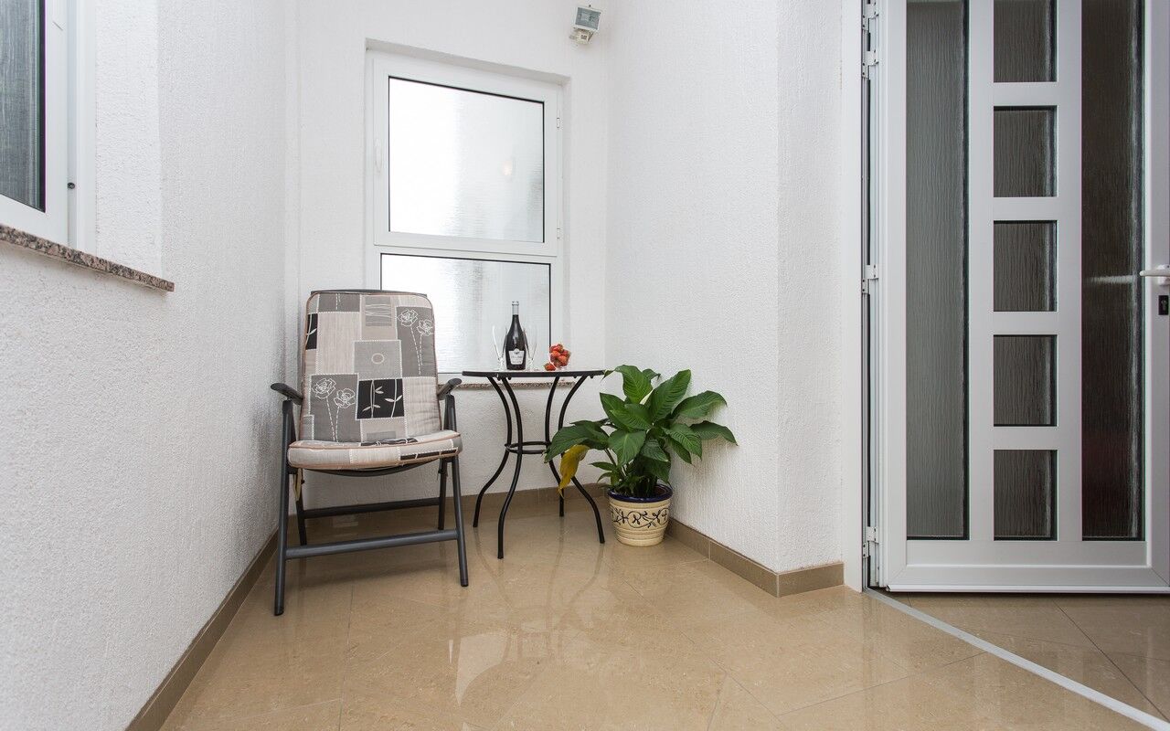 Apartment Denis 63831-A2