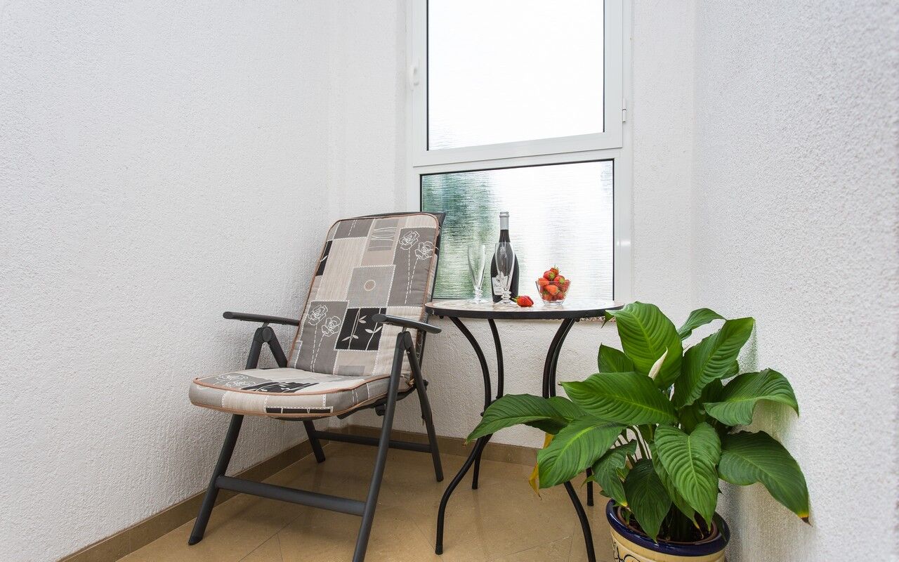 Apartment Denis 63831-A2