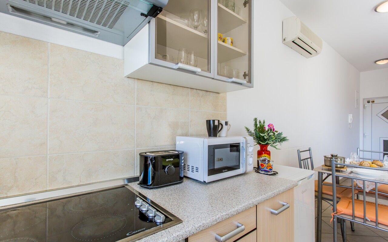 Apartment Dora 63851-A1