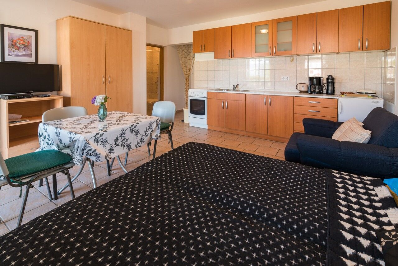 Apartments Nada 64021-A1