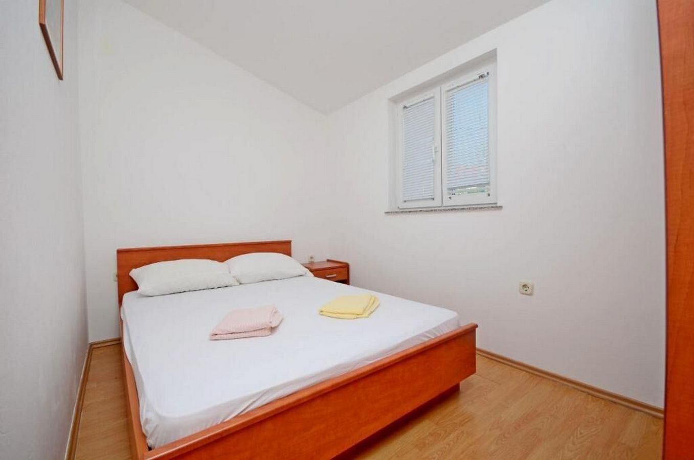 Apartments Ivan 57121-A2