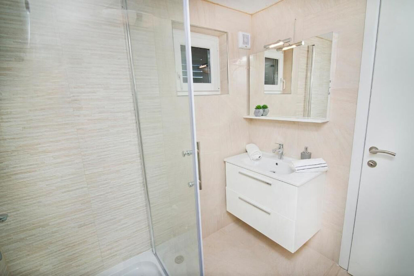 Apartments Island secrets 98901-A2