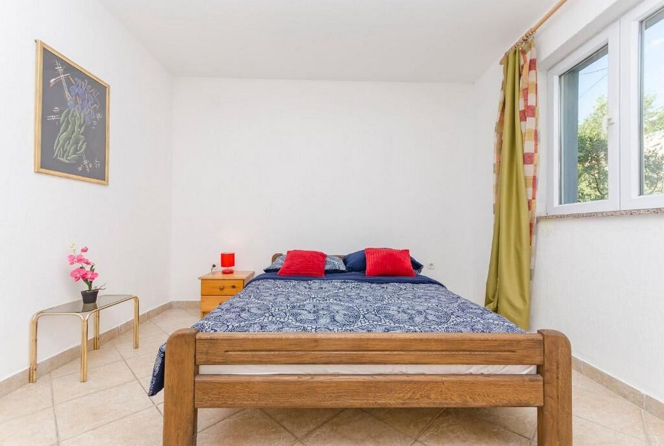 Apartments Mira 57081-A3