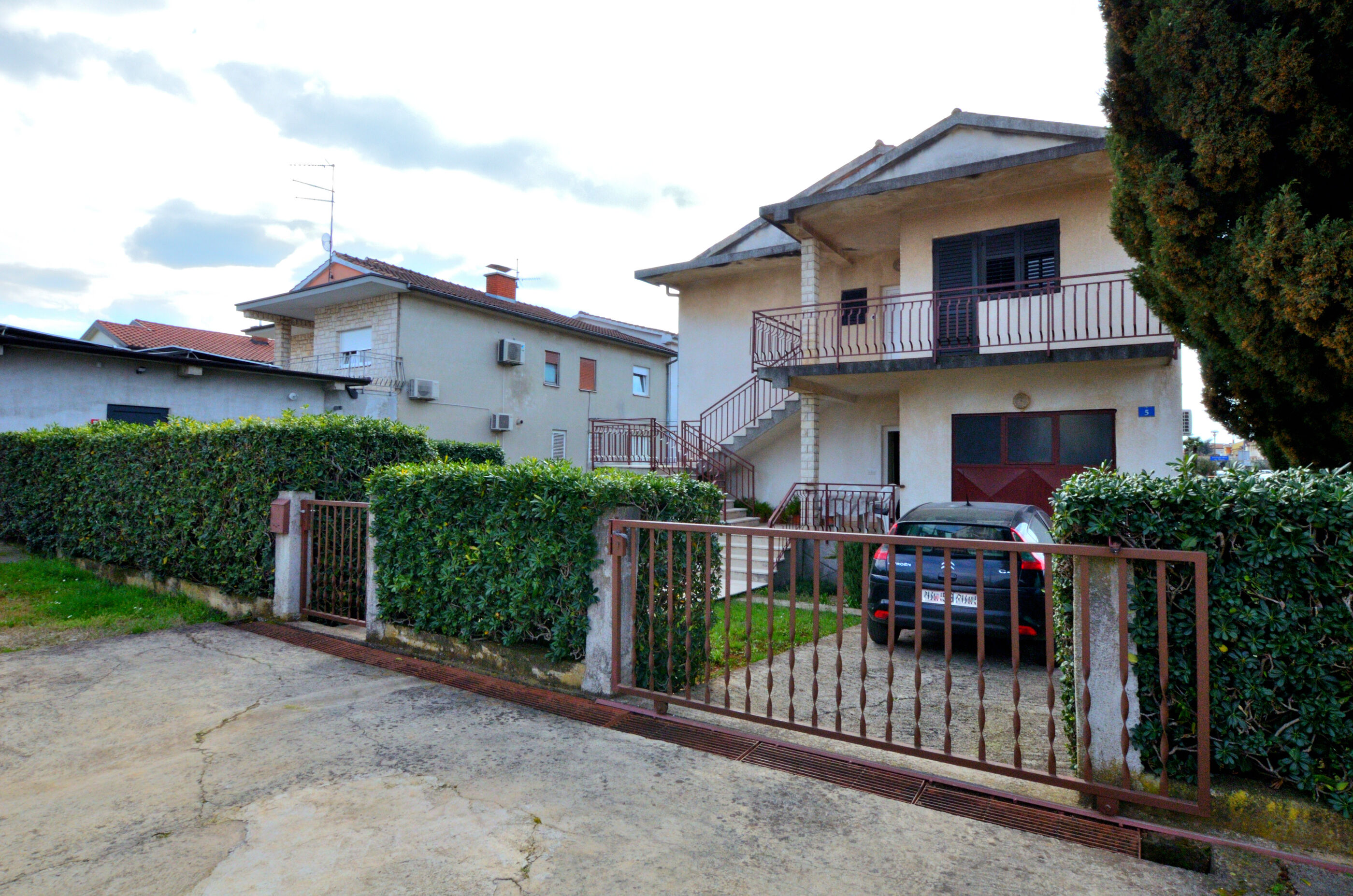 Apartments Nada 98401-A1