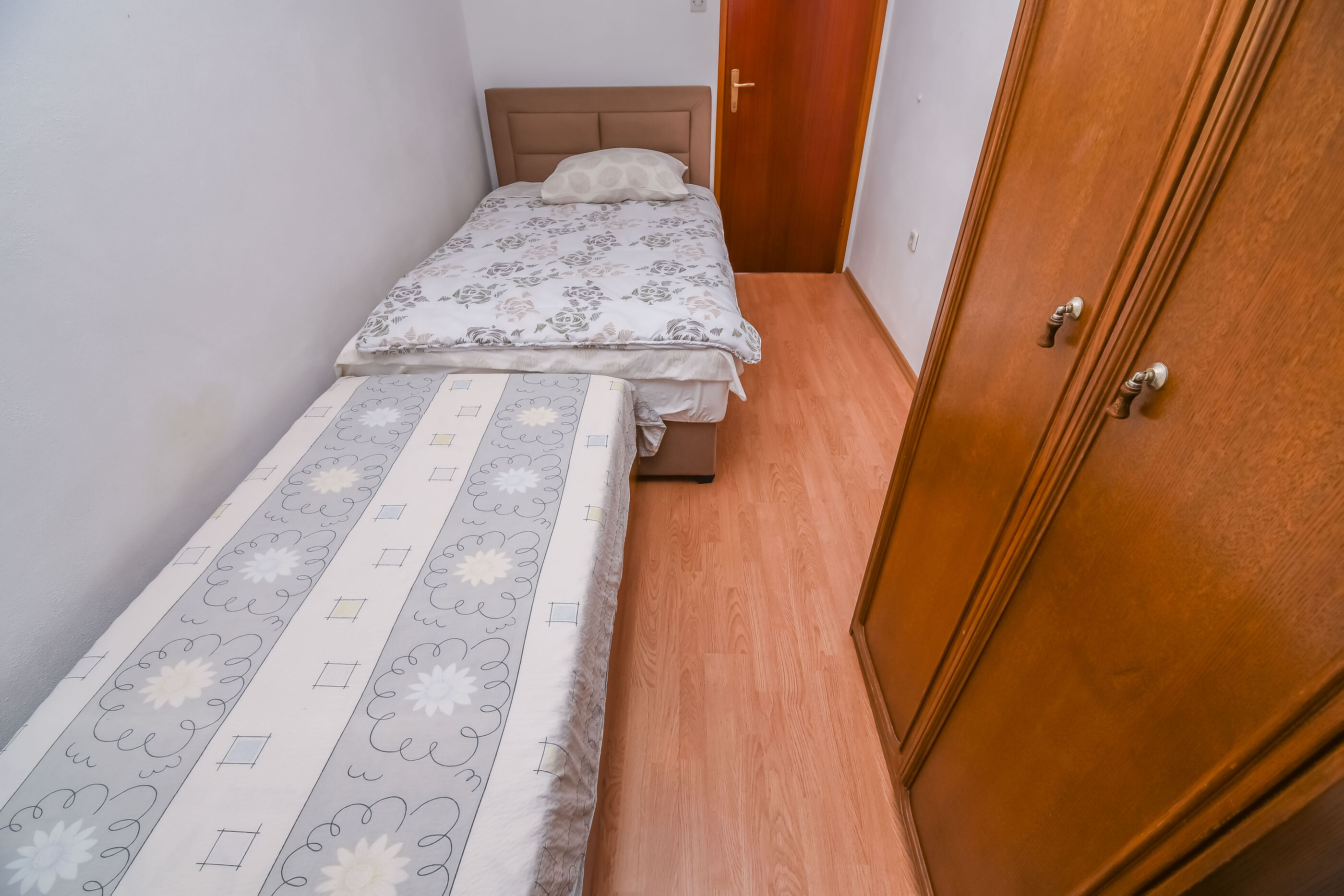 Apartments Vinka 38131-A2
