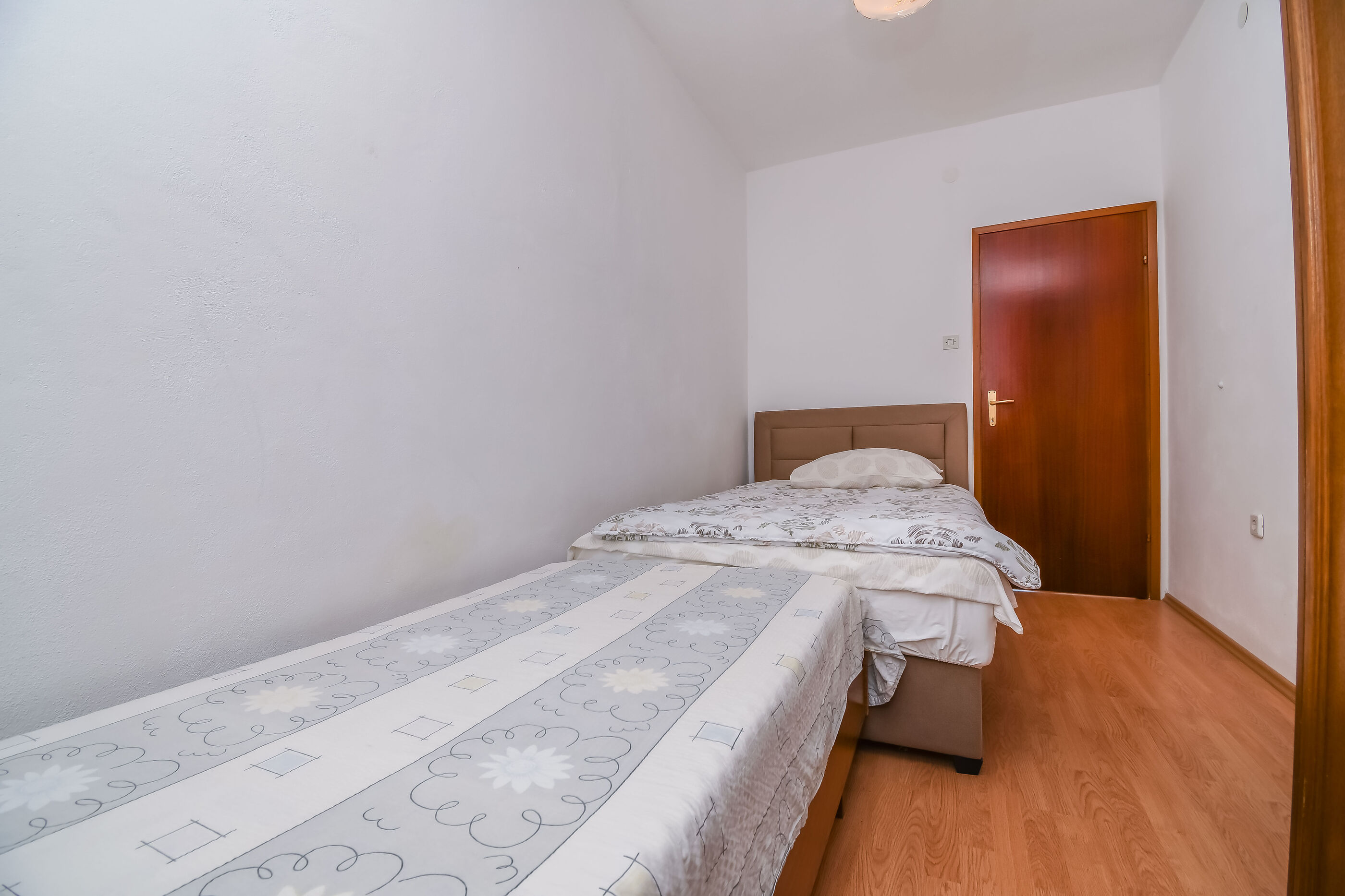 Apartments Vinka 38131-A2
