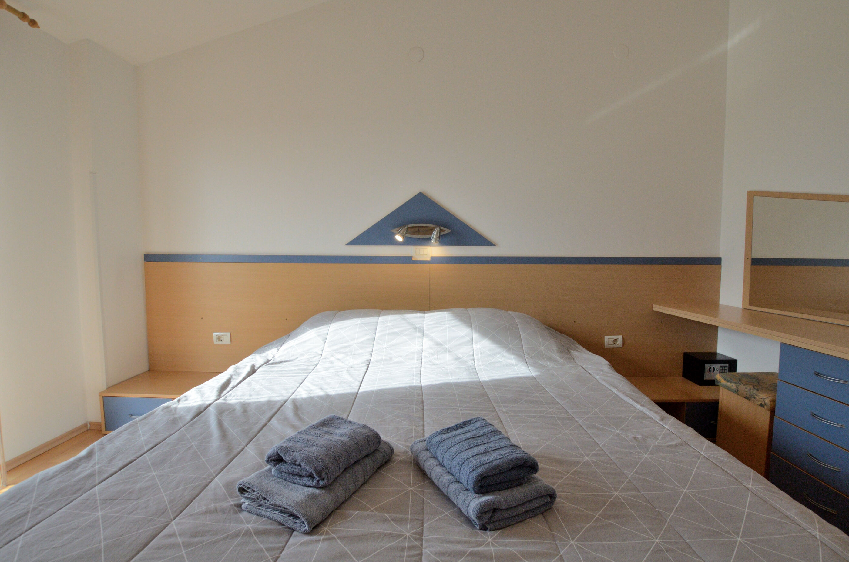 Apartments Emil 99021-A1