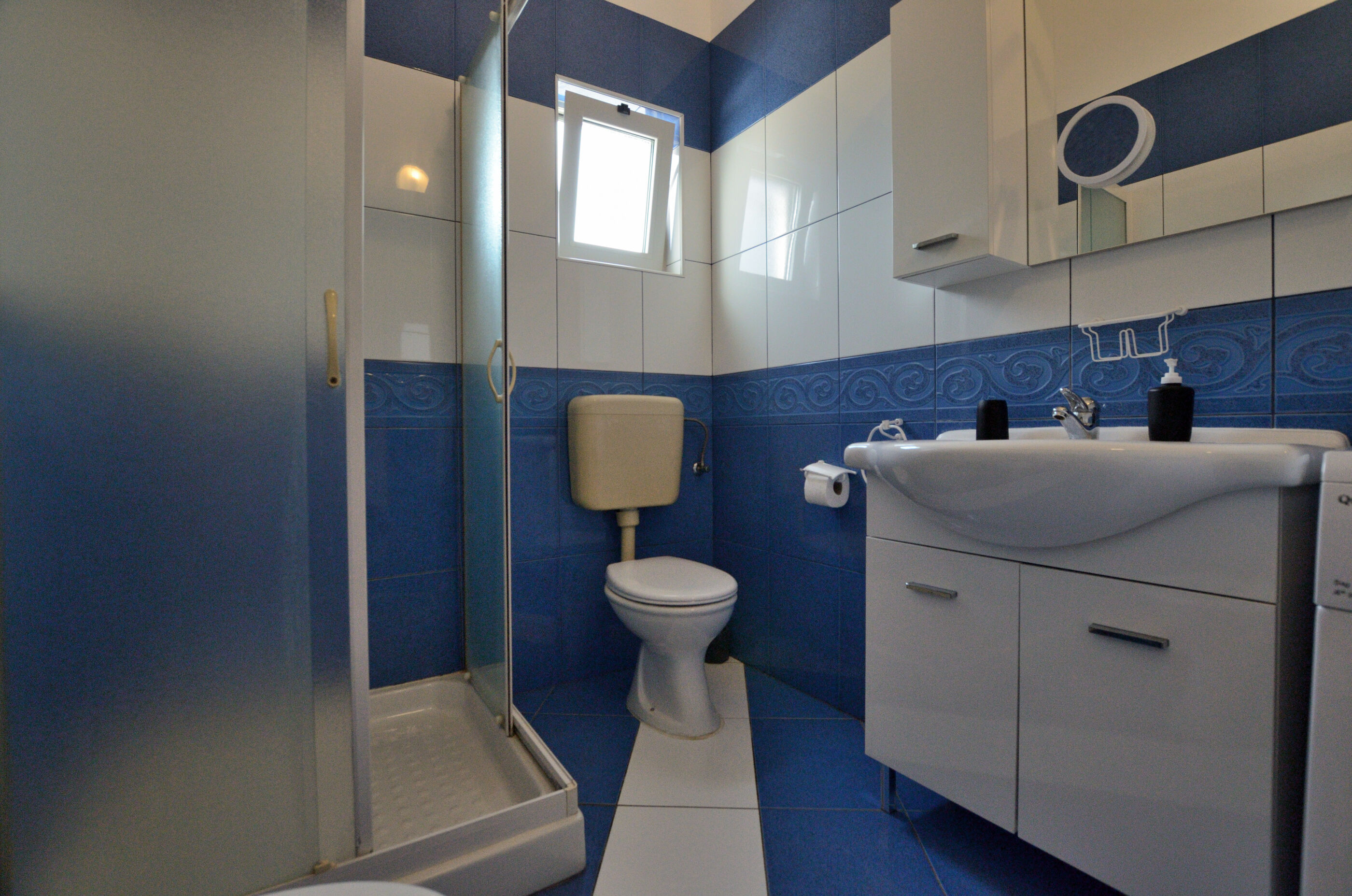 Apartments Emil 99021-A1