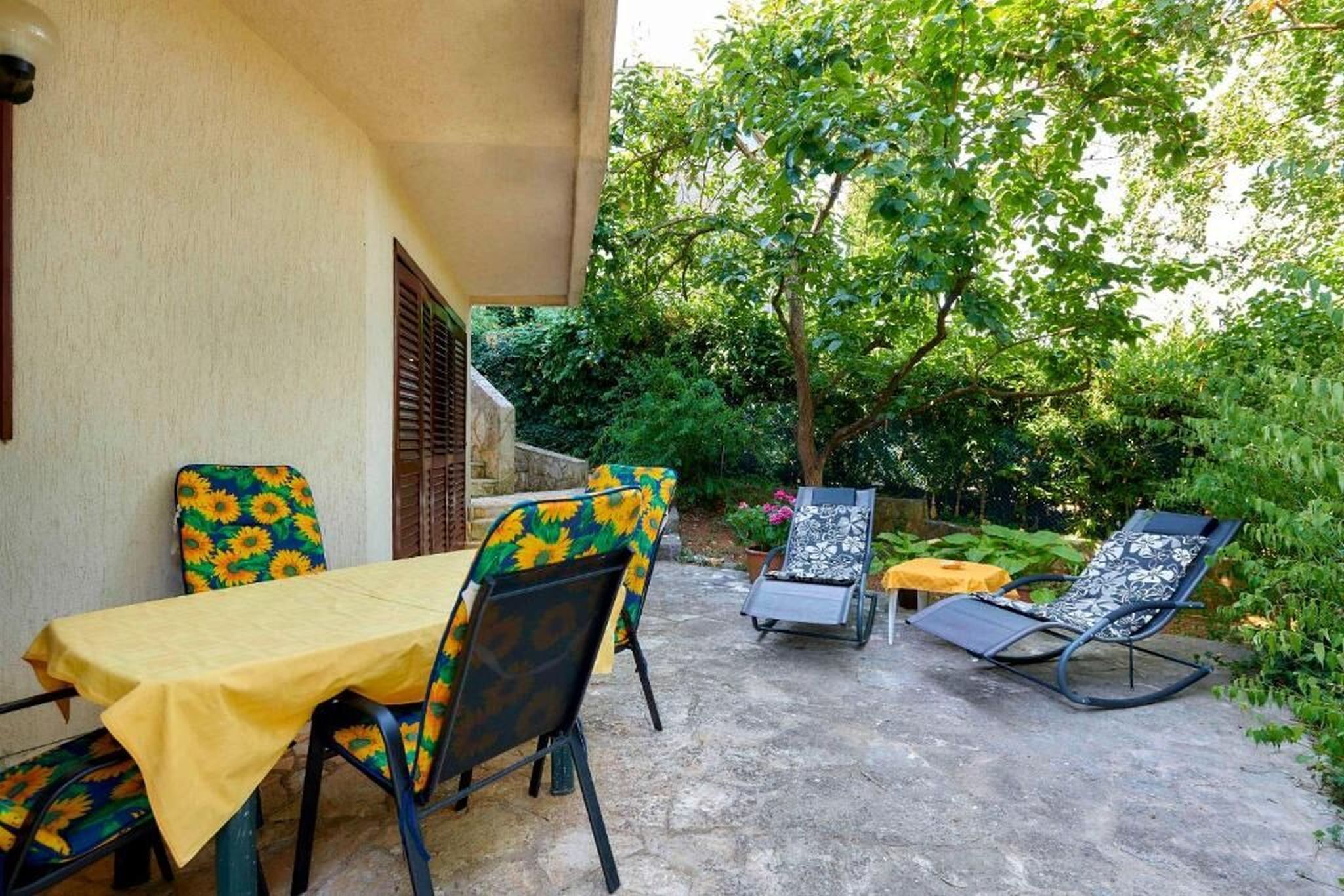 Apartments Davorka 71751-A1