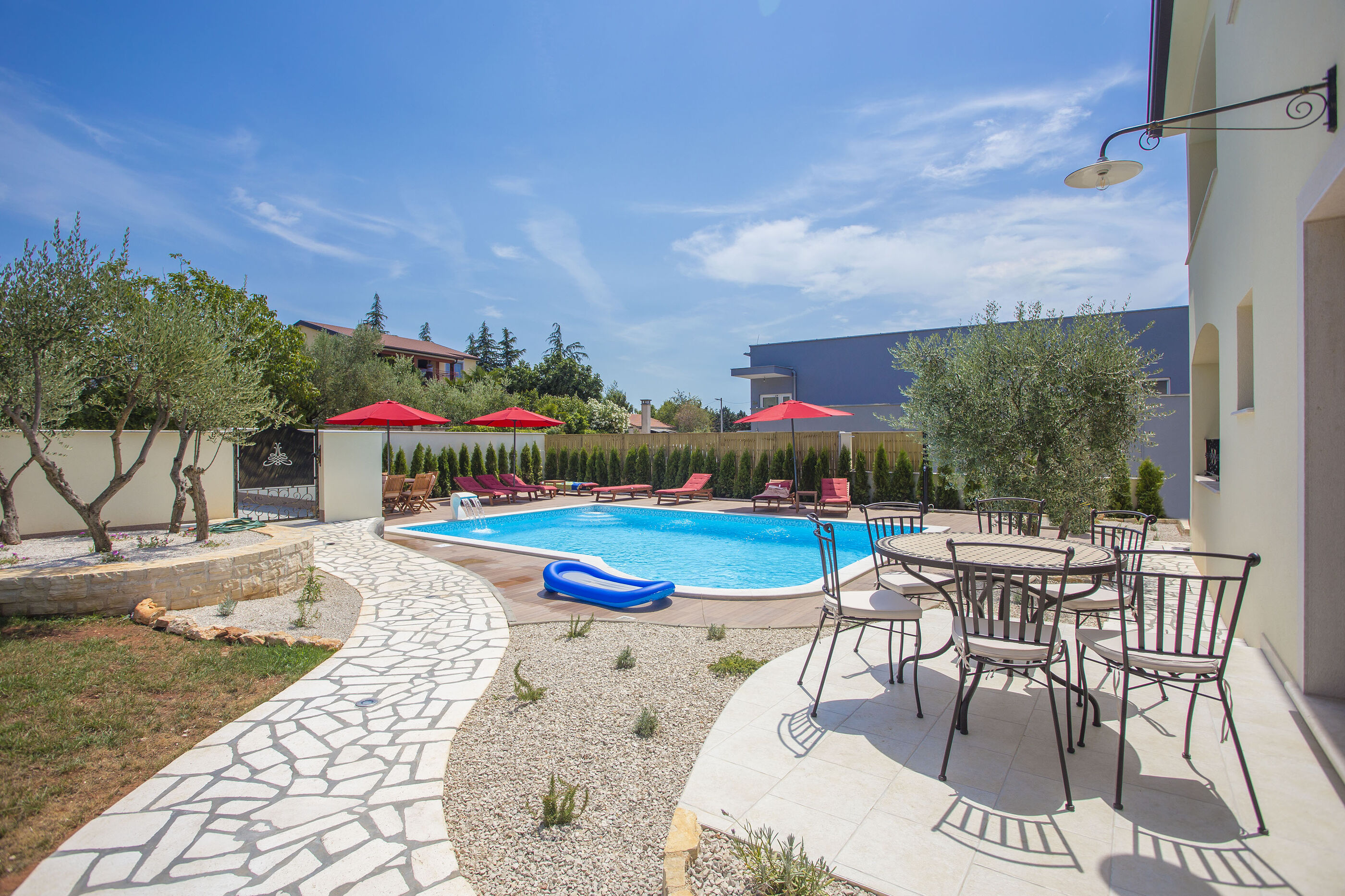 Apartment Birikina 3 s bazenom 64729-A1