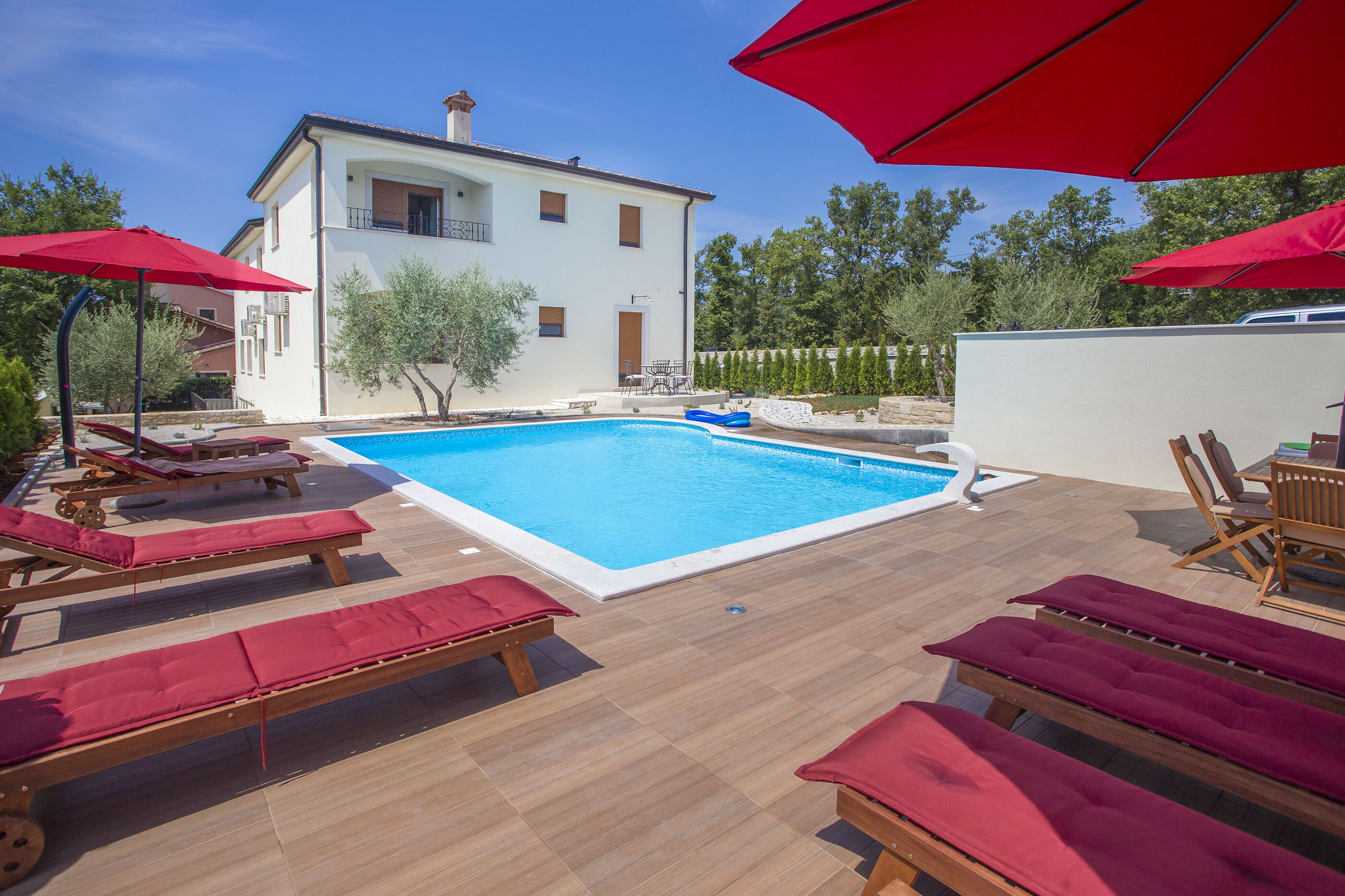 Apartment Birikina 3 s bazenom 64729-A1