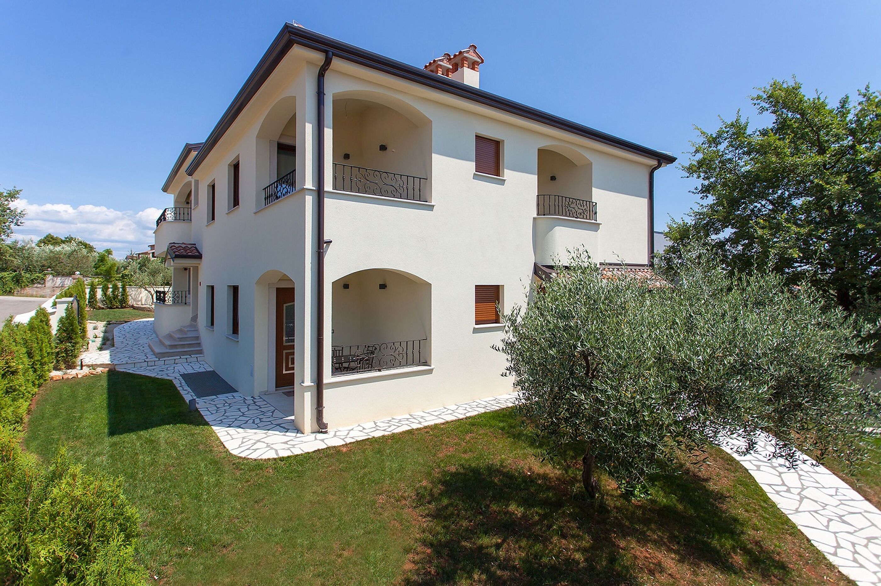 Apartment Birikina 3 s bazenom 64729-A1