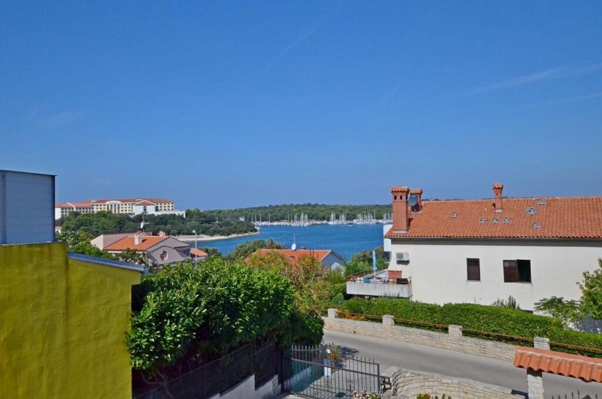 Apartments and Rooms Viktorija 71911-A2