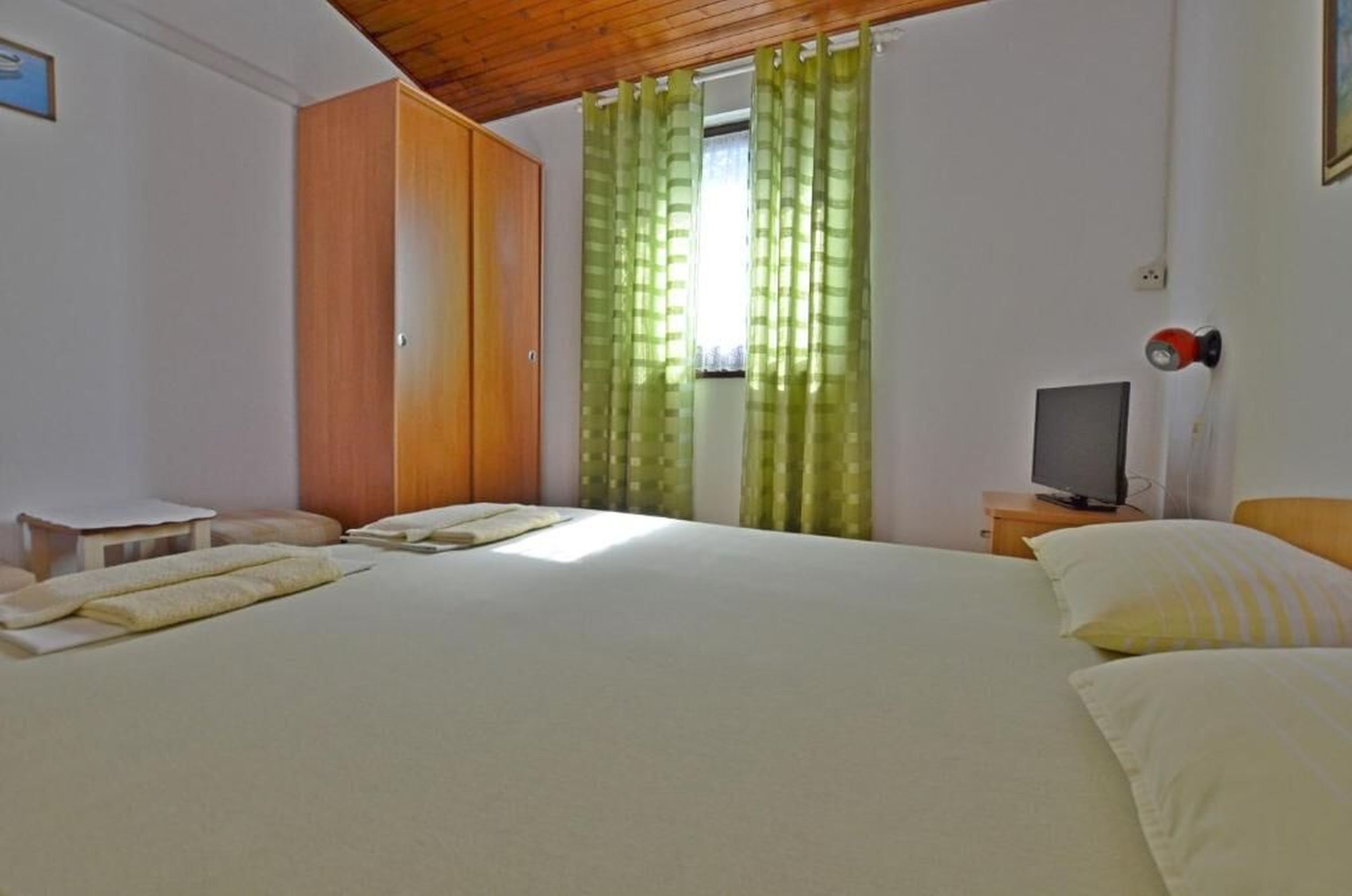 Apartments and Rooms Viktorija 71911-A2