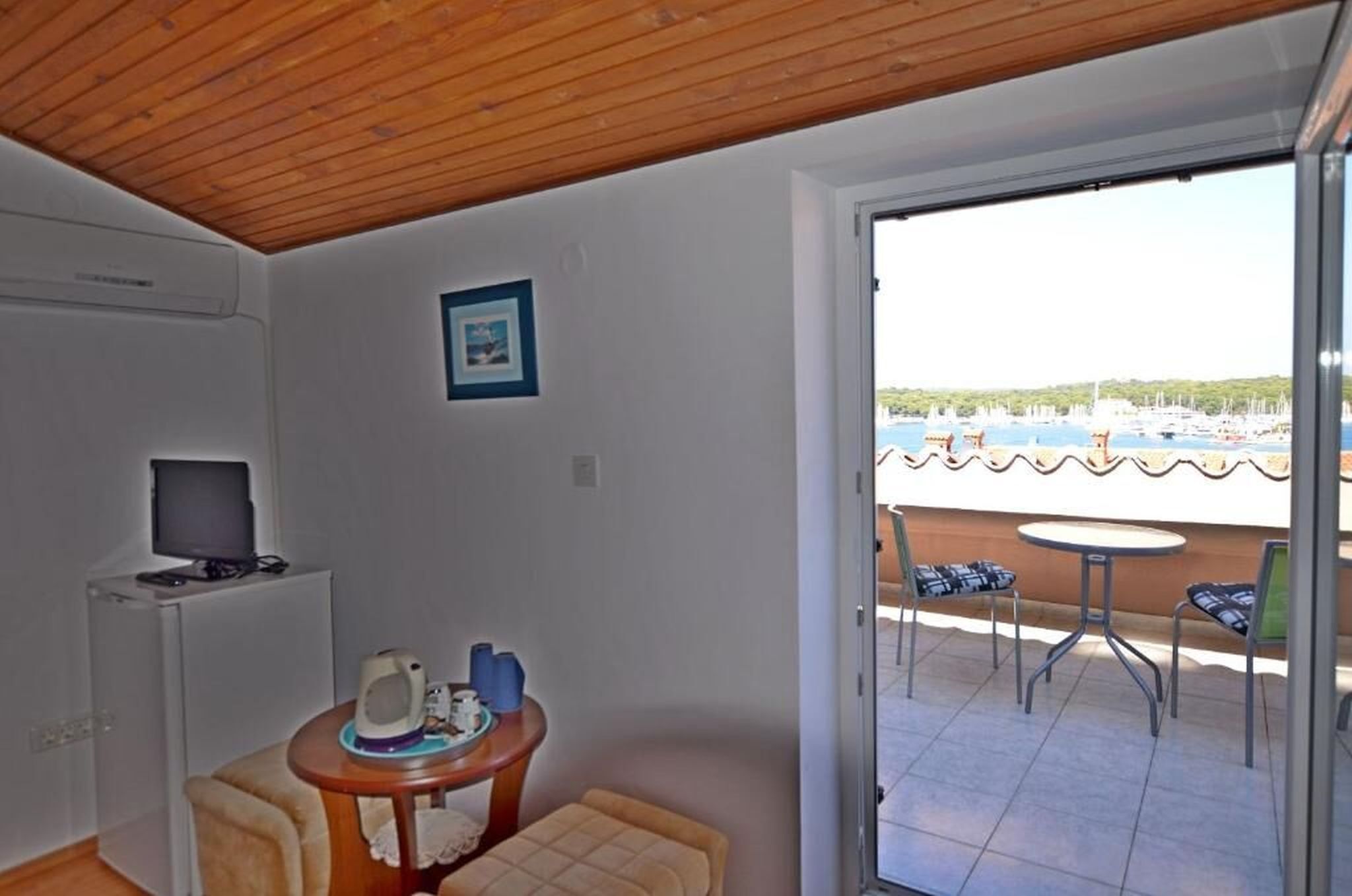 Apartments and Rooms Viktorija 71911-S4