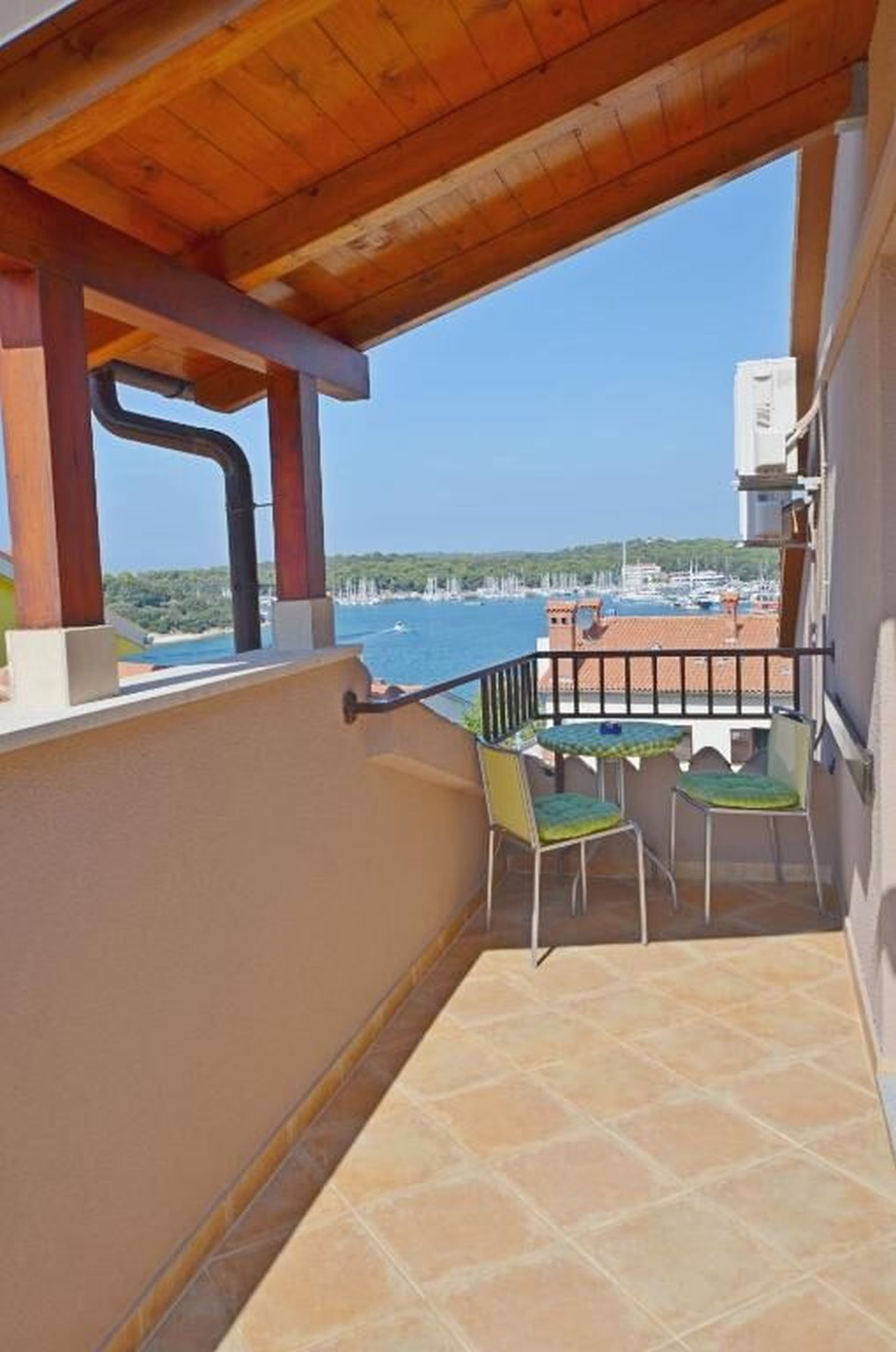 Apartments and Rooms Viktorija 71911-S5