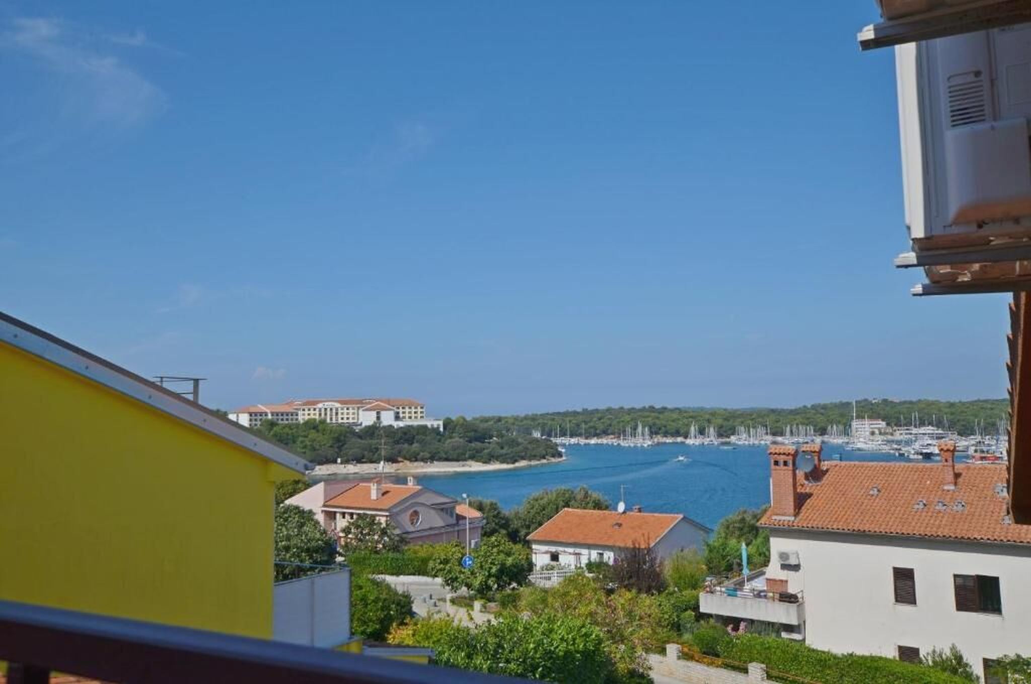 Apartments and Rooms Viktorija 71911-S5