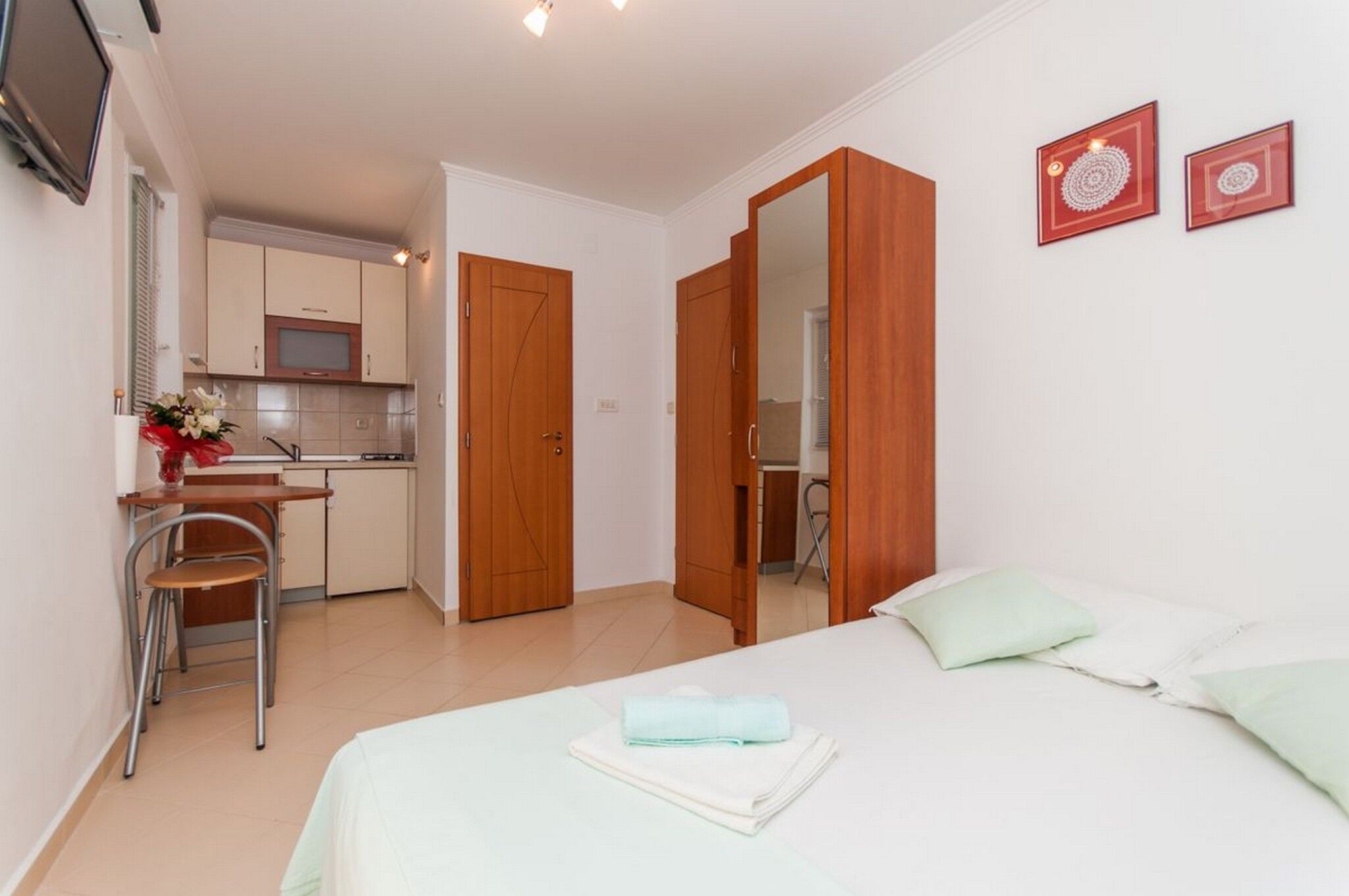 Apartments Ena 28891-A2