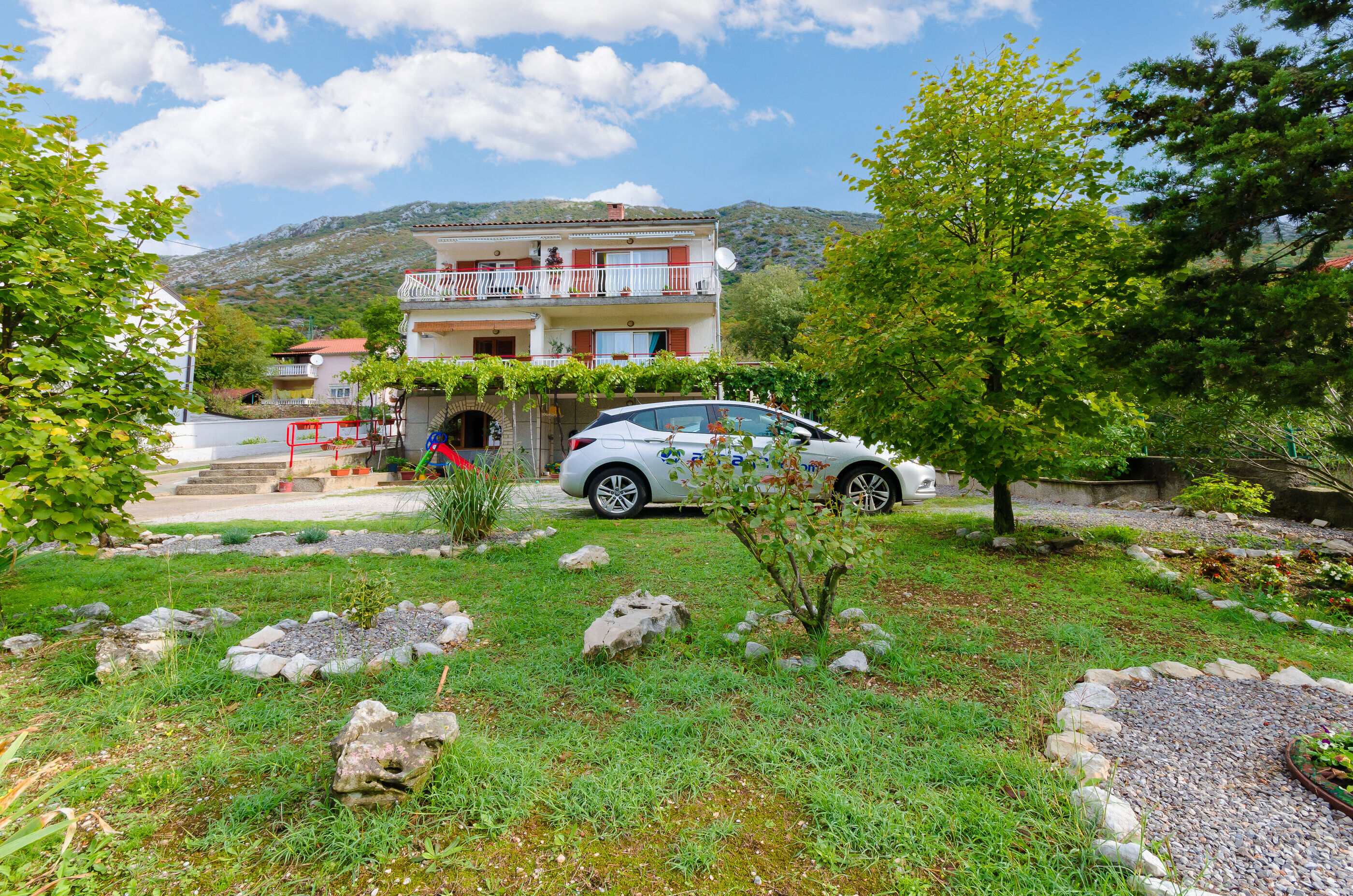 Apartment Ivona 89911-A1