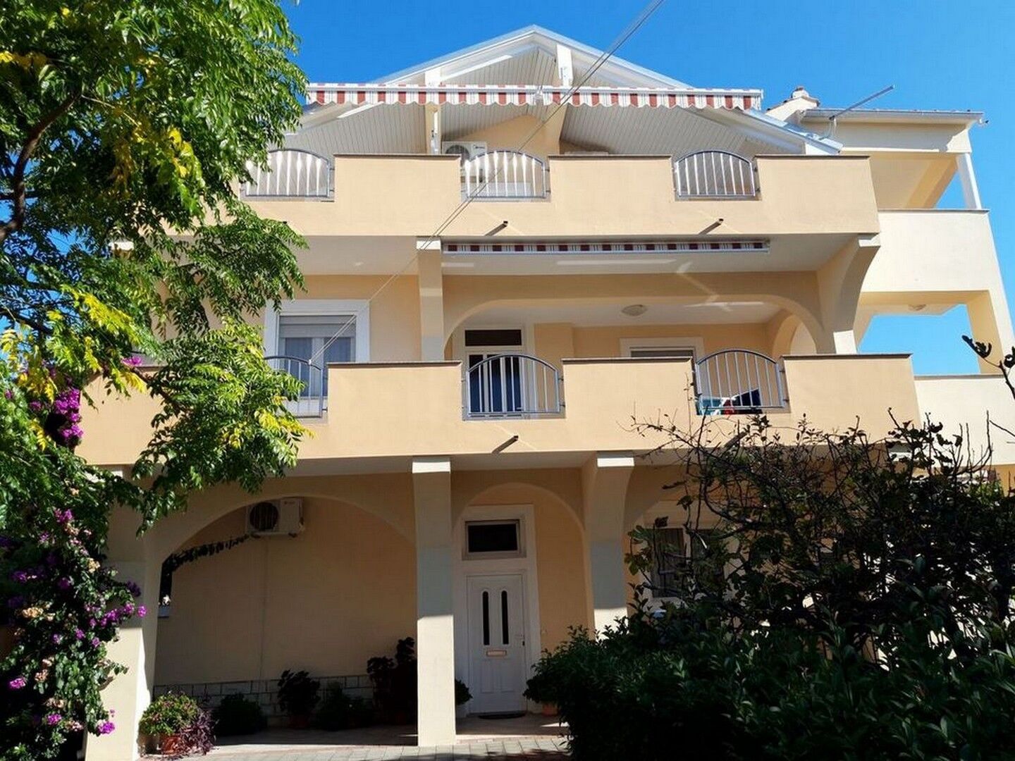 Apartments Mira 82551-A1