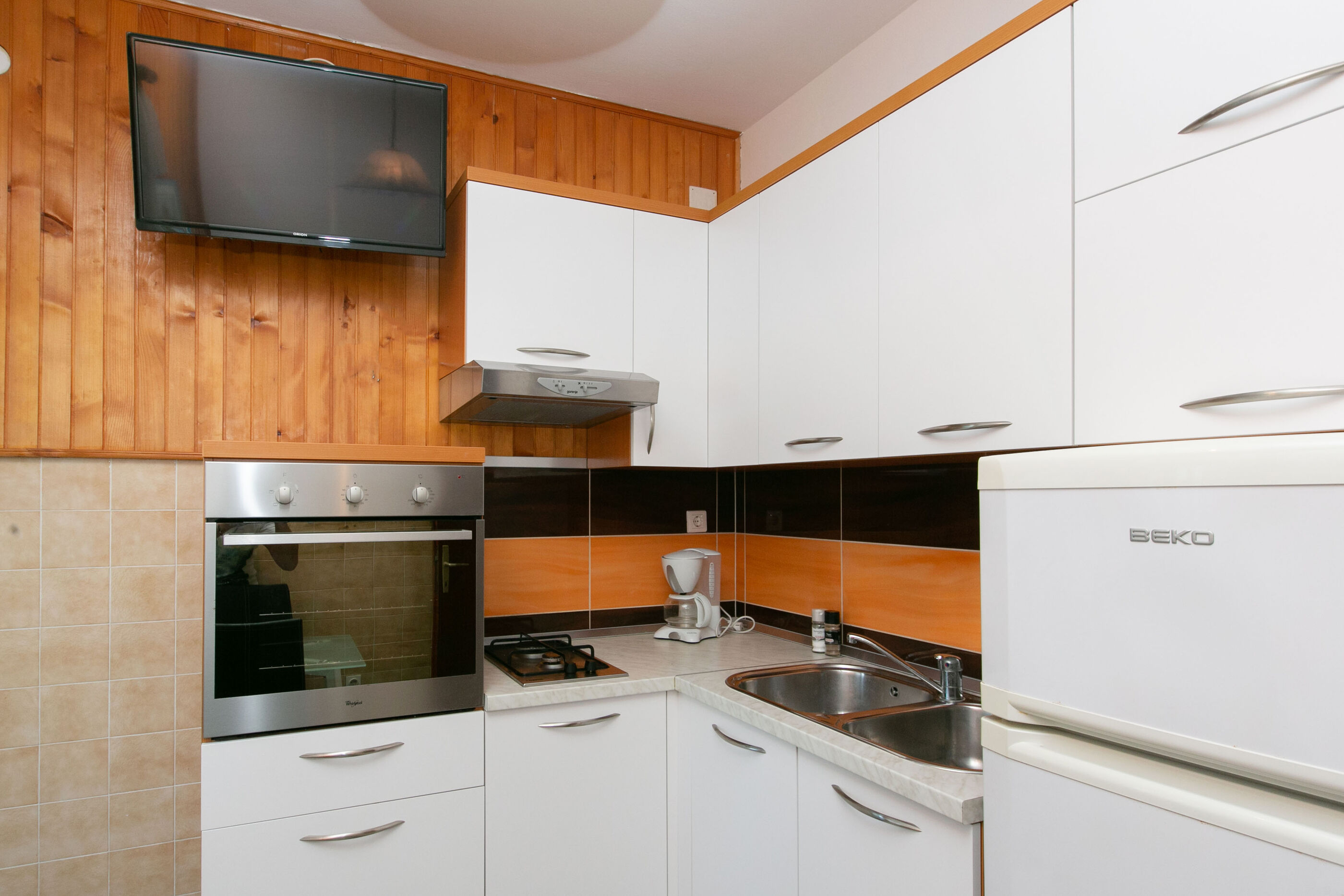 Apartments Tiho 99951-A2