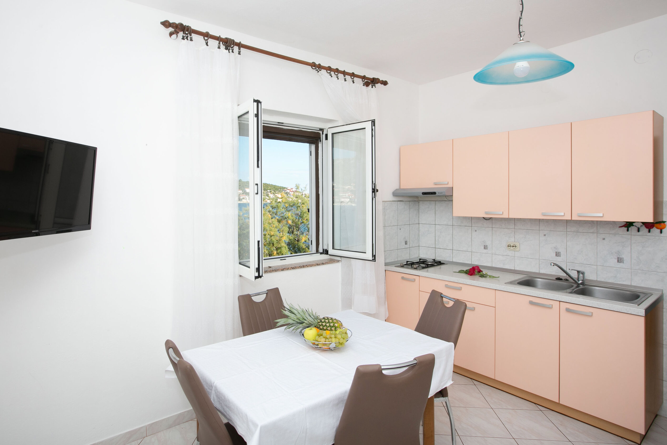 Apartments Tiho II 99952-A4