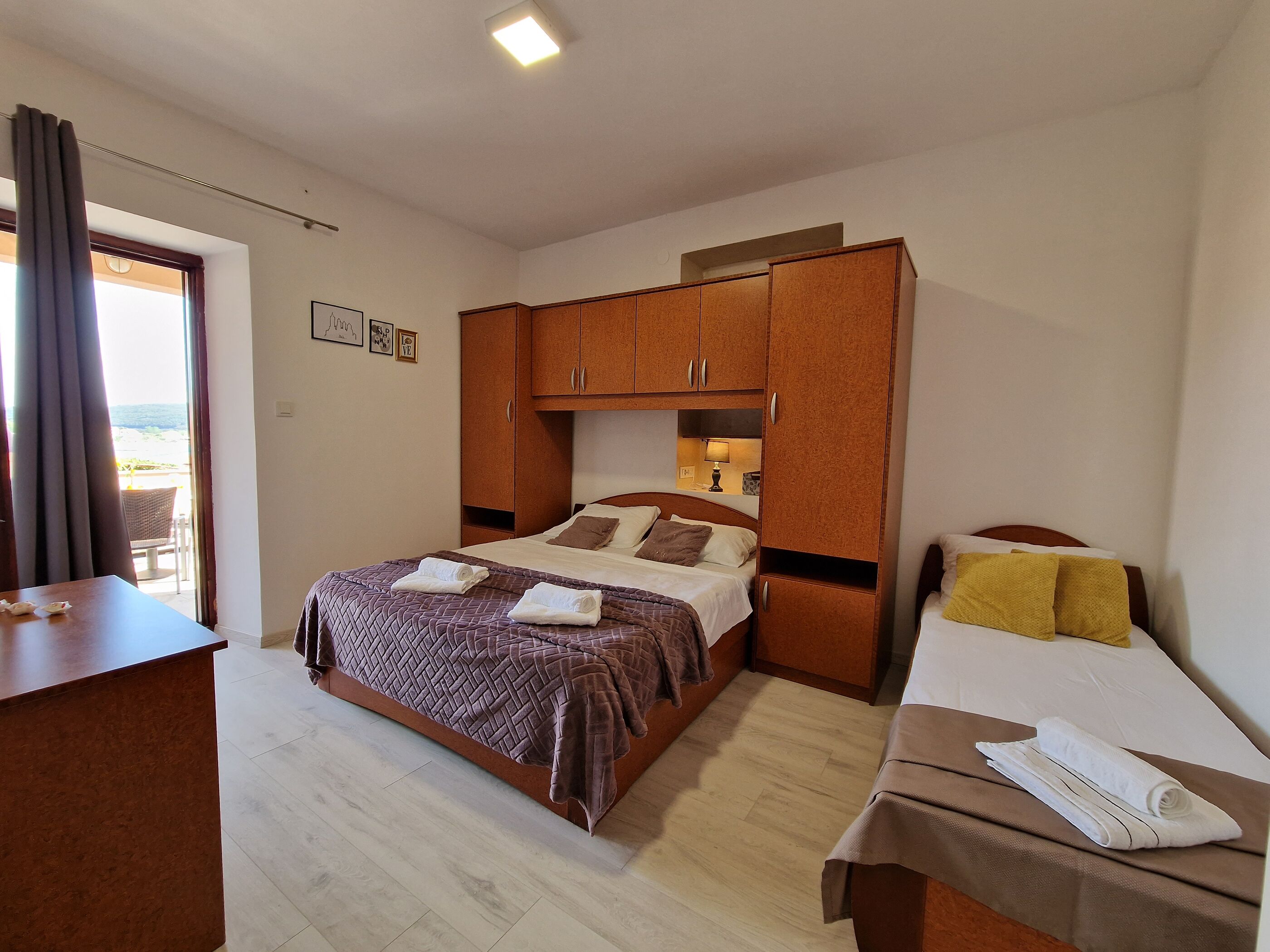 Apartment and Rooms Zora 99911-S1