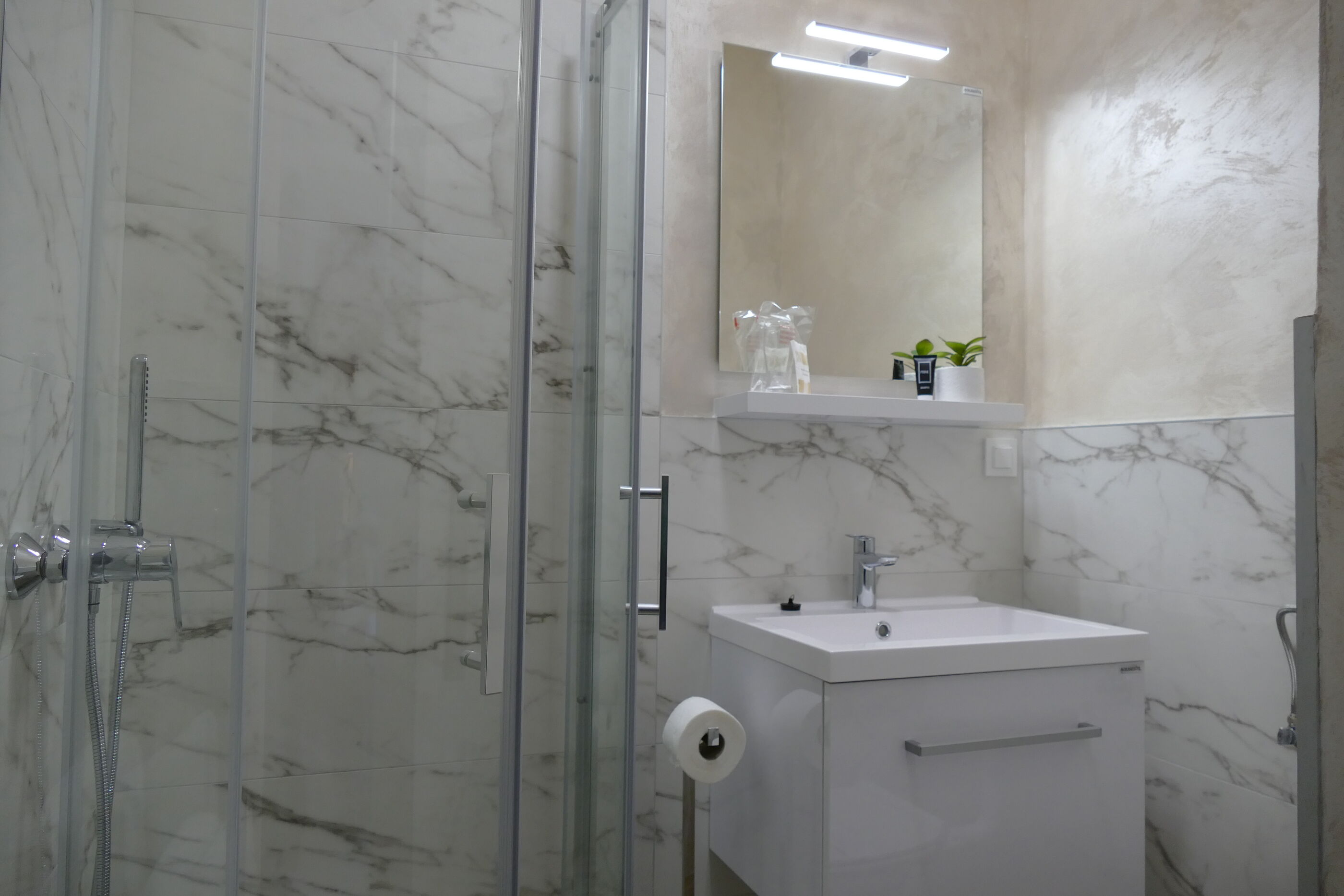 Apartment and Rooms Zora 99911-S1