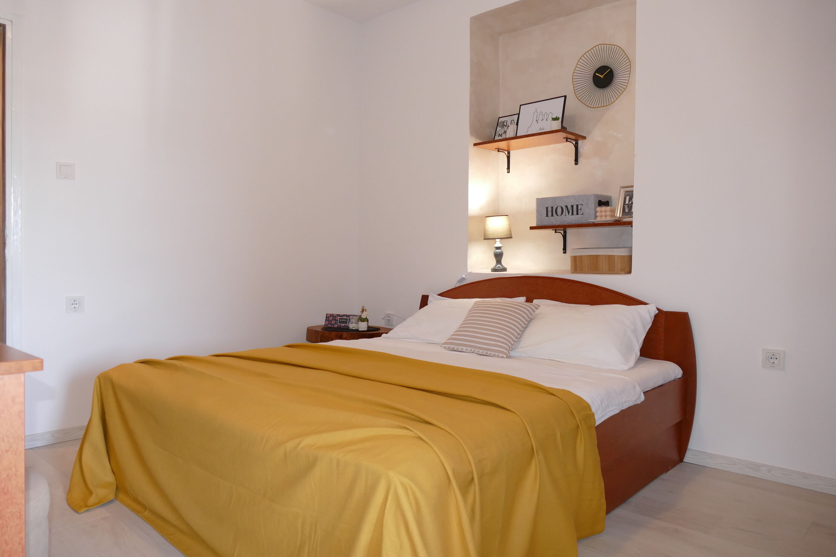 Apartment and Rooms Zora 99911-S3