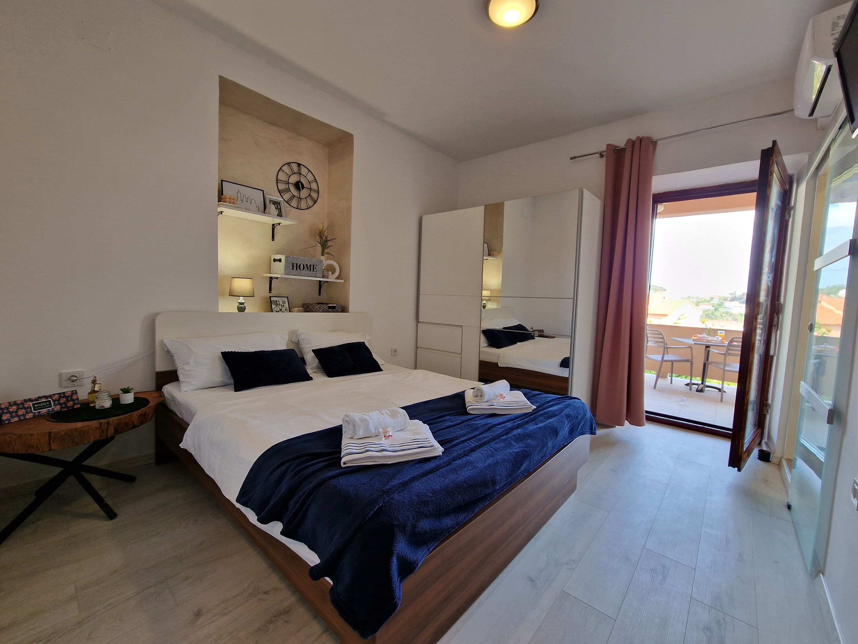 Apartment and Rooms Zora 99911-S4