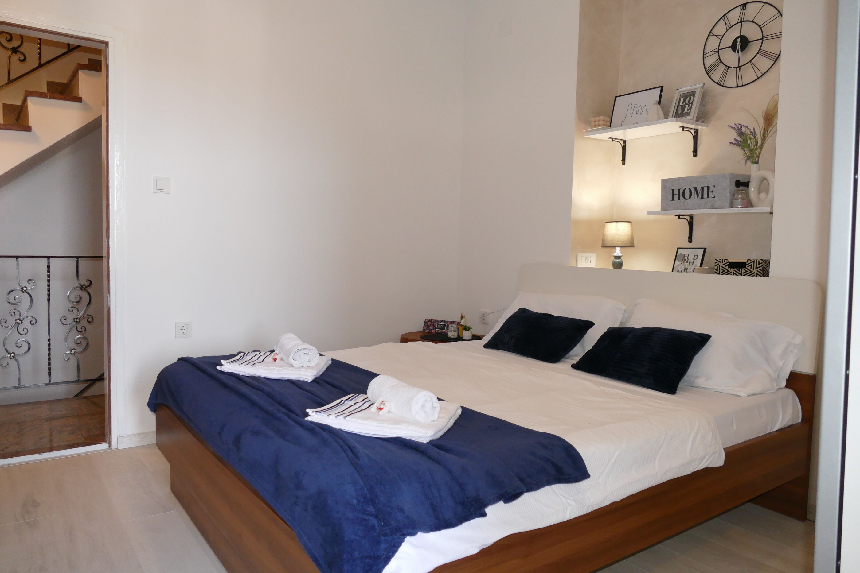 Apartment and Rooms Zora 99911-S4