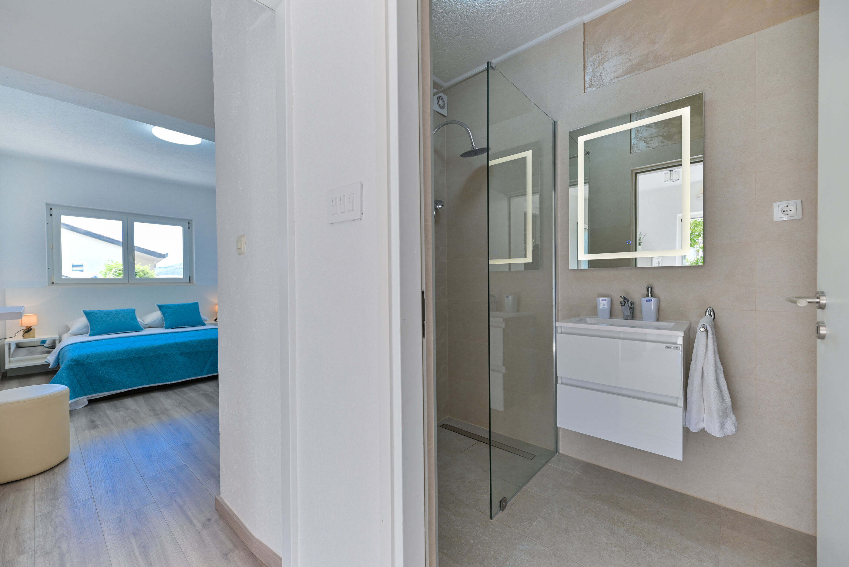 Apartments Kapetan 24961-A1