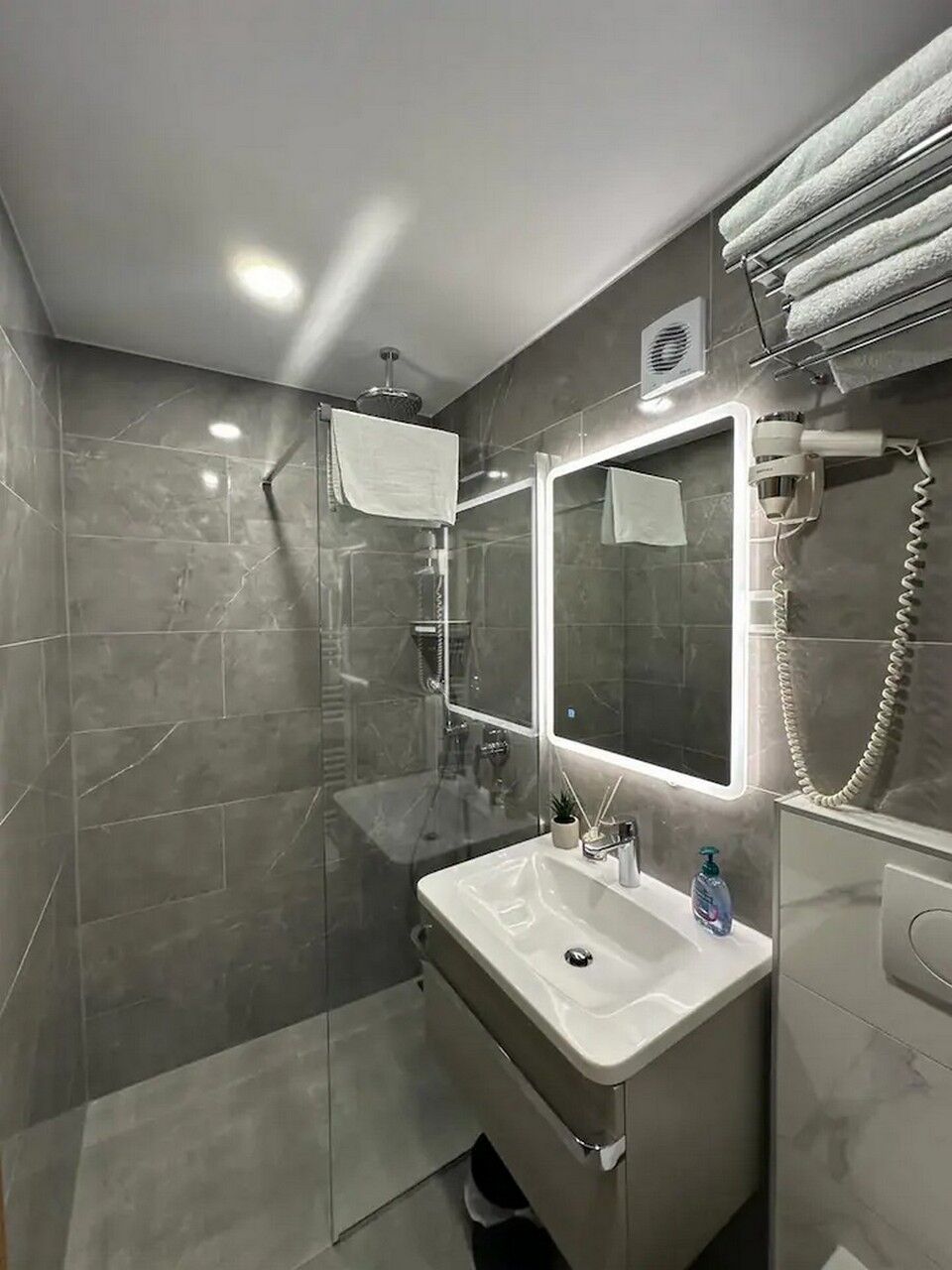 Apartments and Rooms Villa Marija 99551-S8