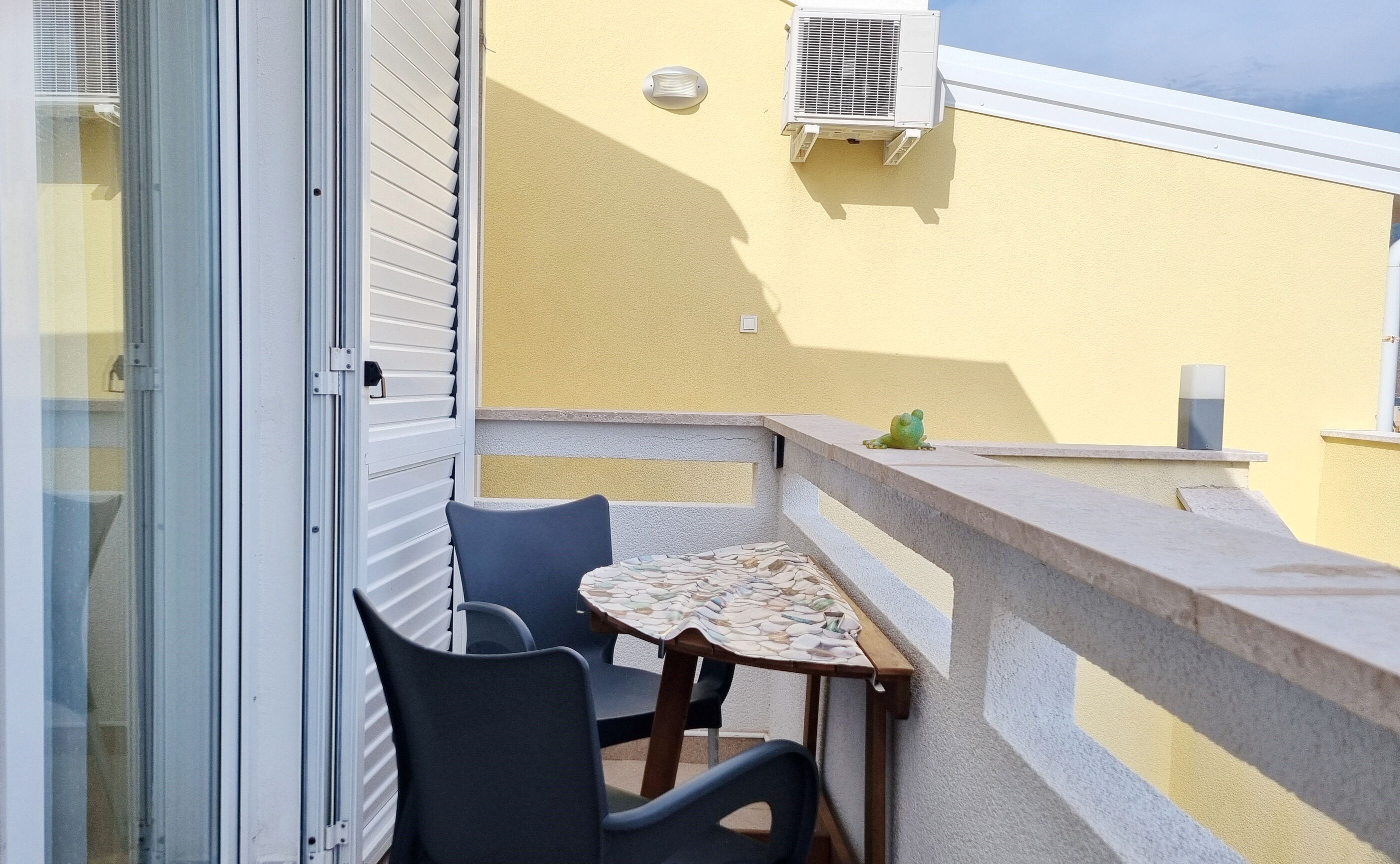 Apartments Zarok 69411-A19