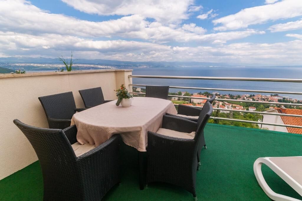 Apartments Belvedere 97120-A2