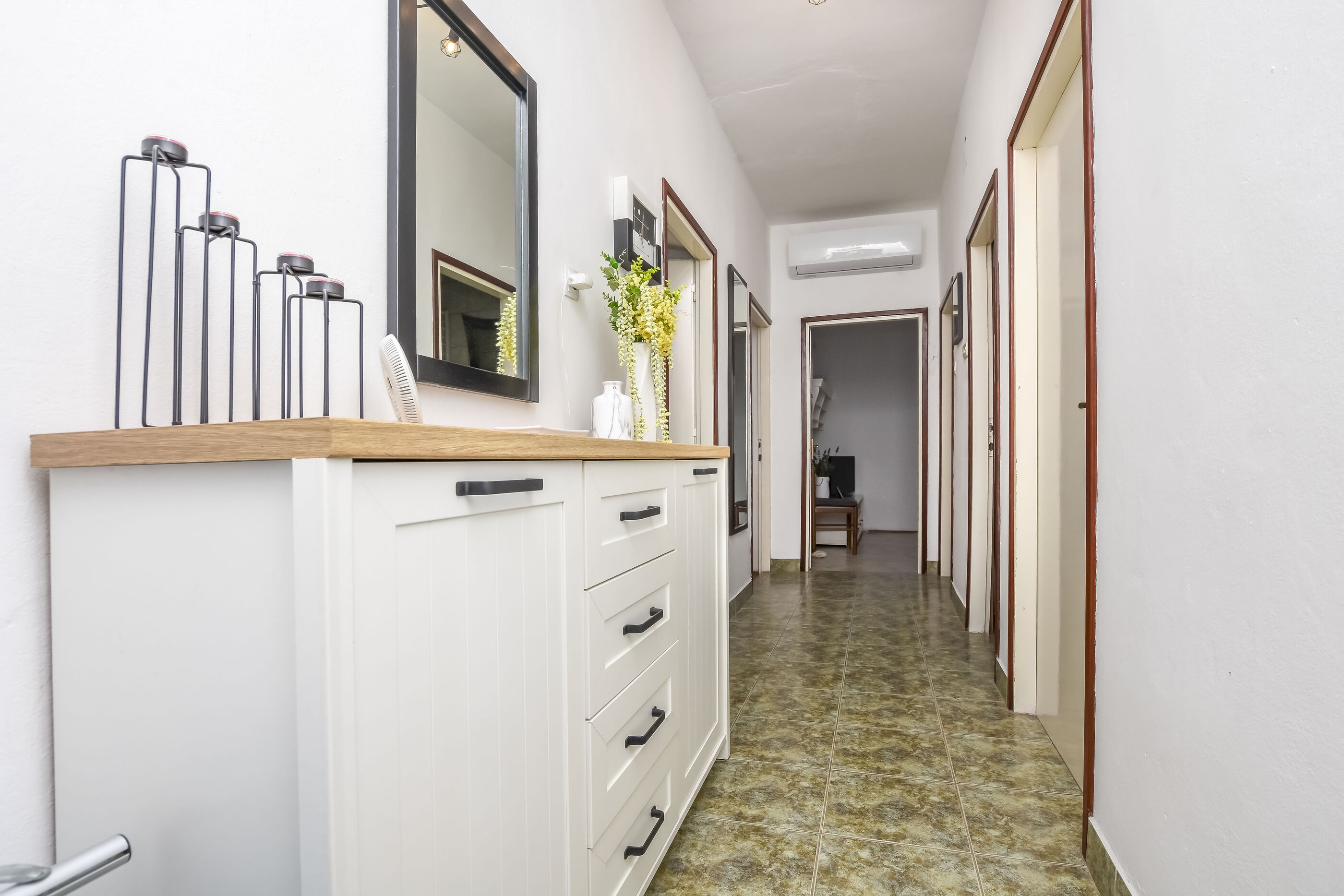 Apartment Summer Time 100101-A1