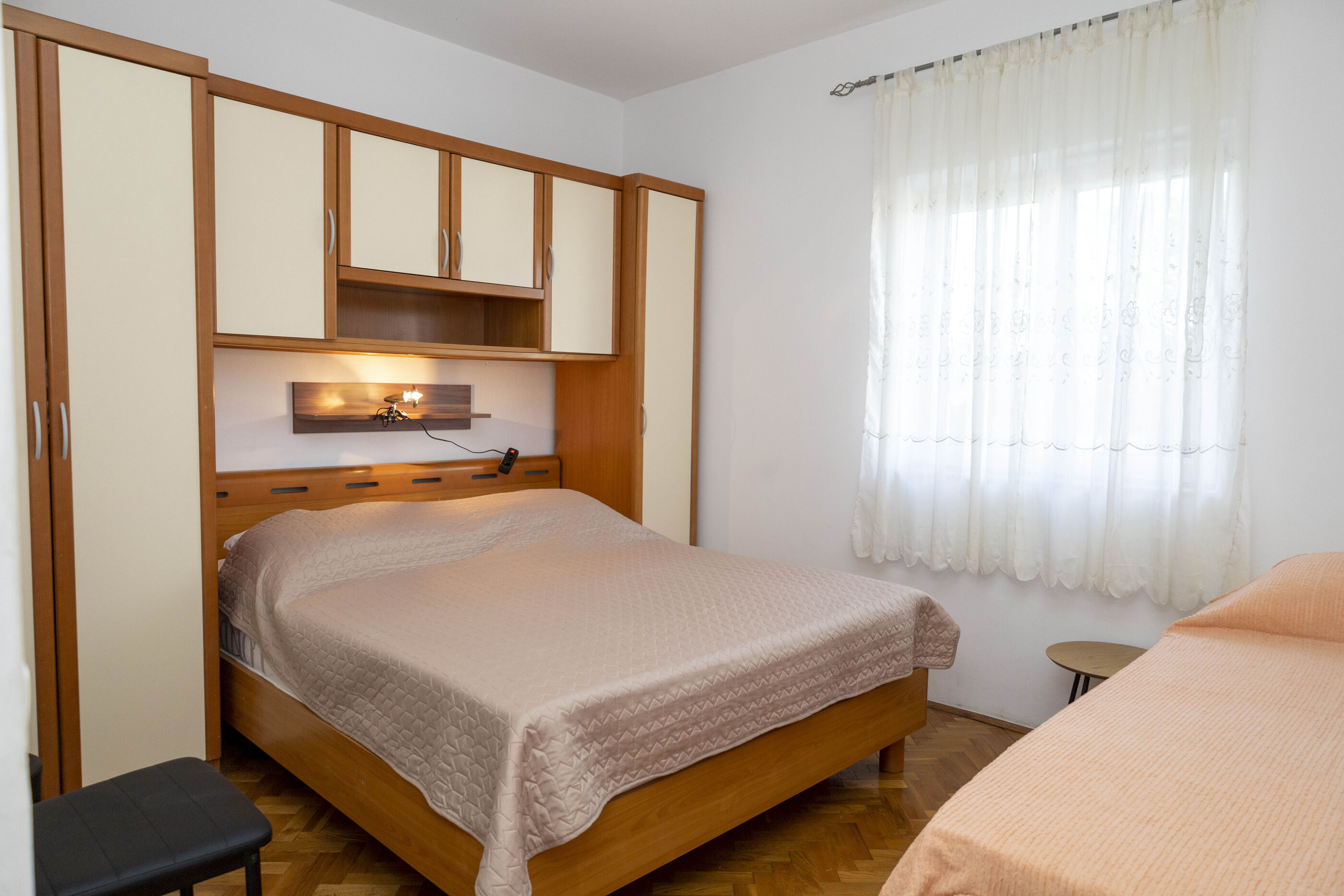 Apartments Ivan 28011-A2