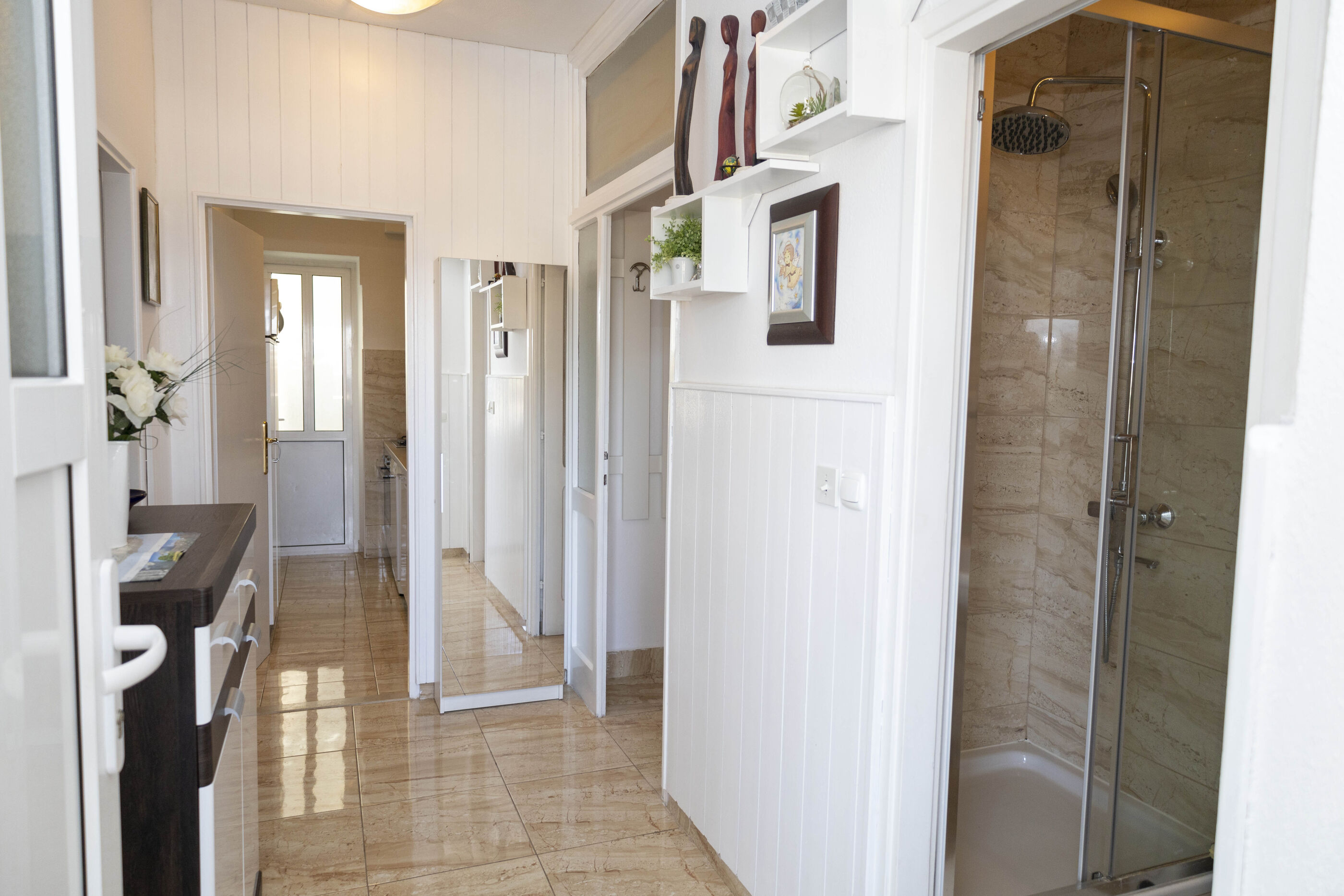 Apartments Ivan 28011-A2