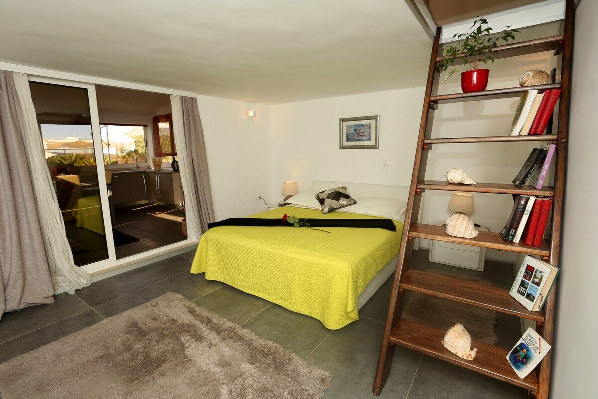 Apartments Hermes 100061-A1