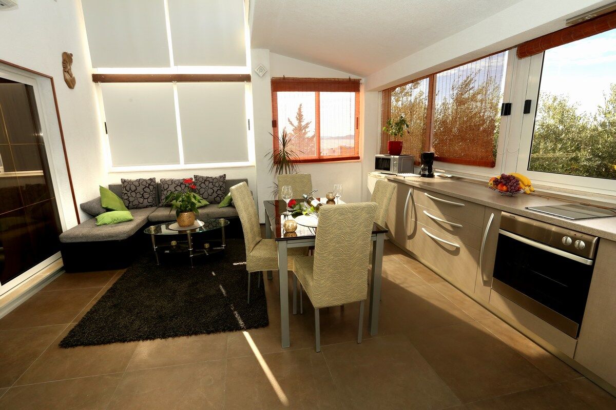 Apartments Hermes 100061-A1