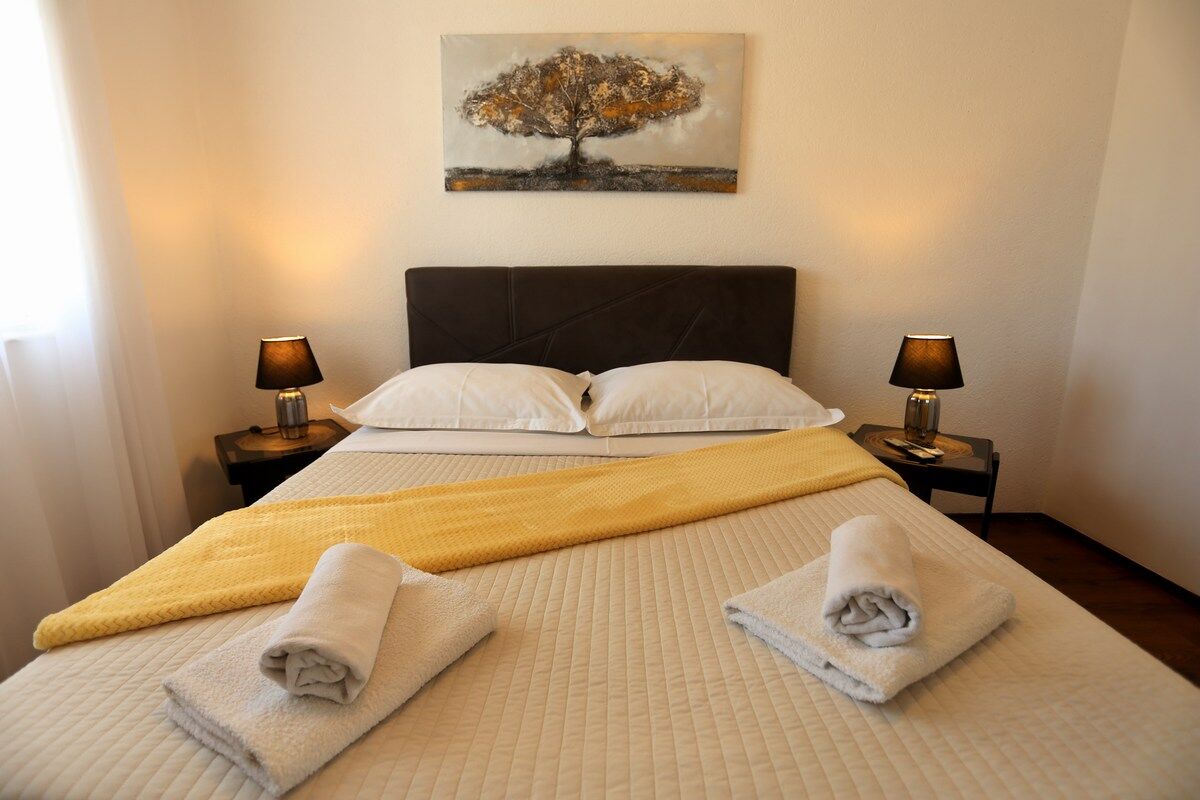 Apartments Hermes 100061-A2