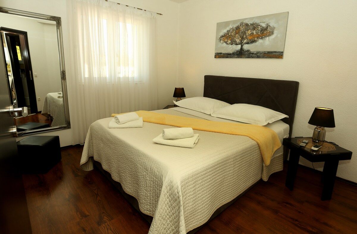 Apartments Hermes 100061-A2