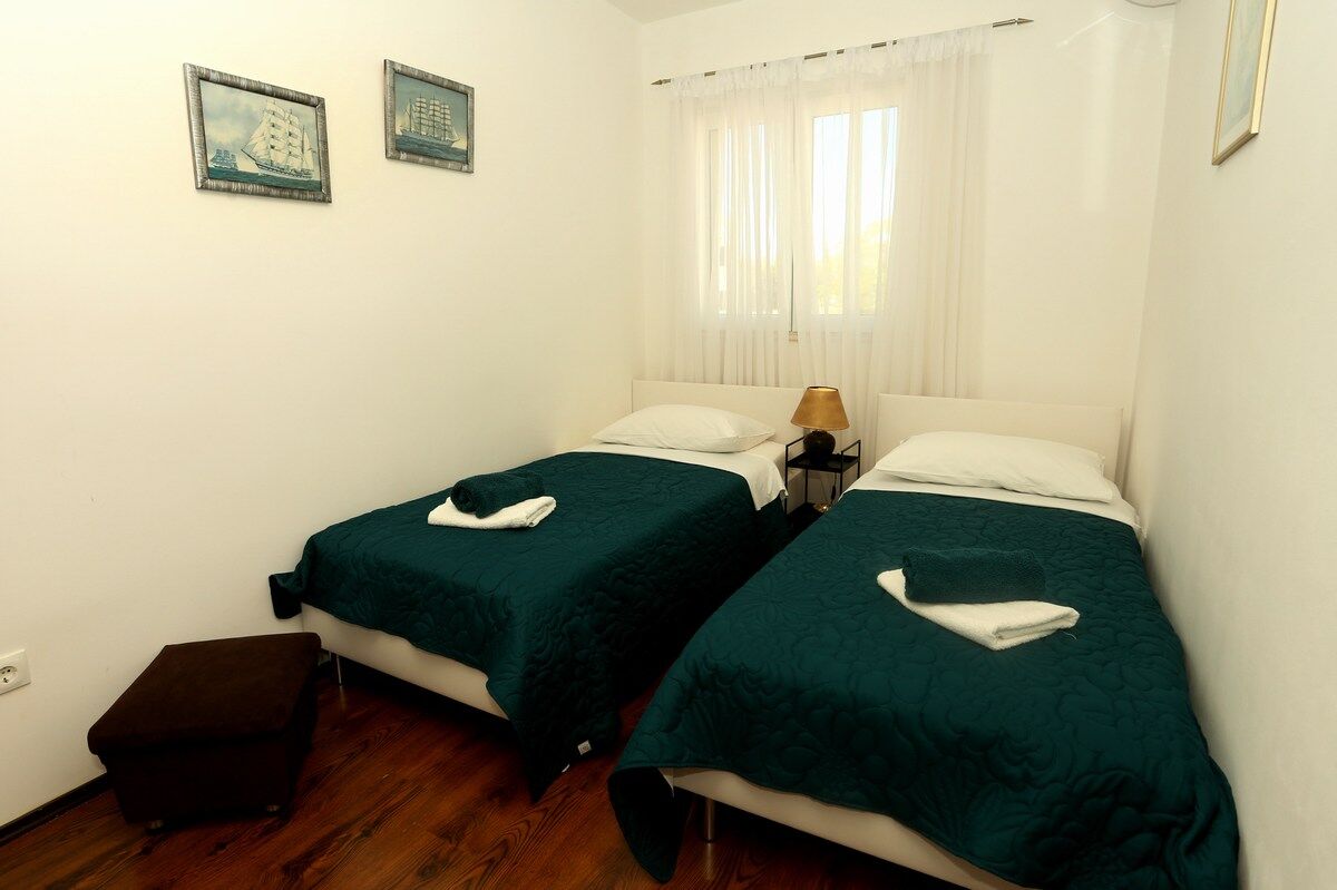 Apartments Hermes 100061-A2