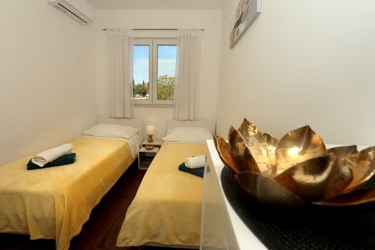 Apartments Hermes 100061-A3